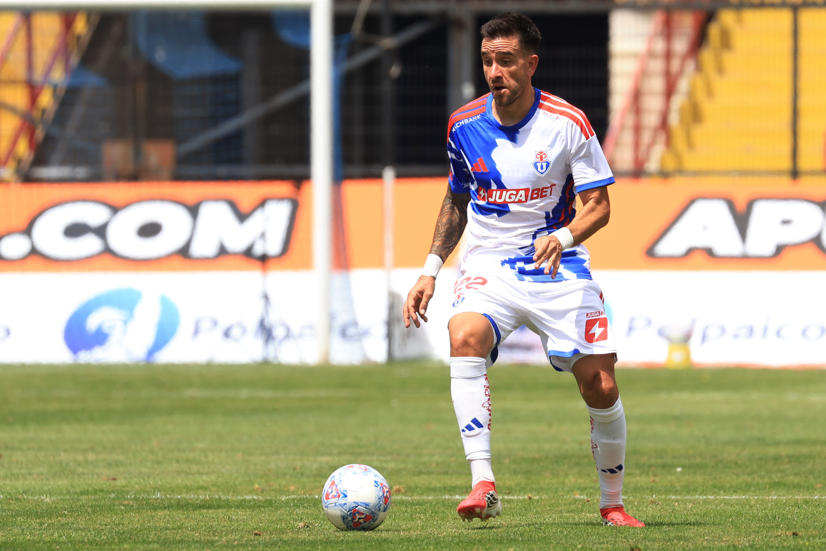 The "Blues" couldn't hold Eduardo Vargas's early lead and suffered their second consecutive defeat in the local tournament Talcahuano, Chile – February 8, 2026: Universidad de Chile player Matias Saldivia is pictured d...