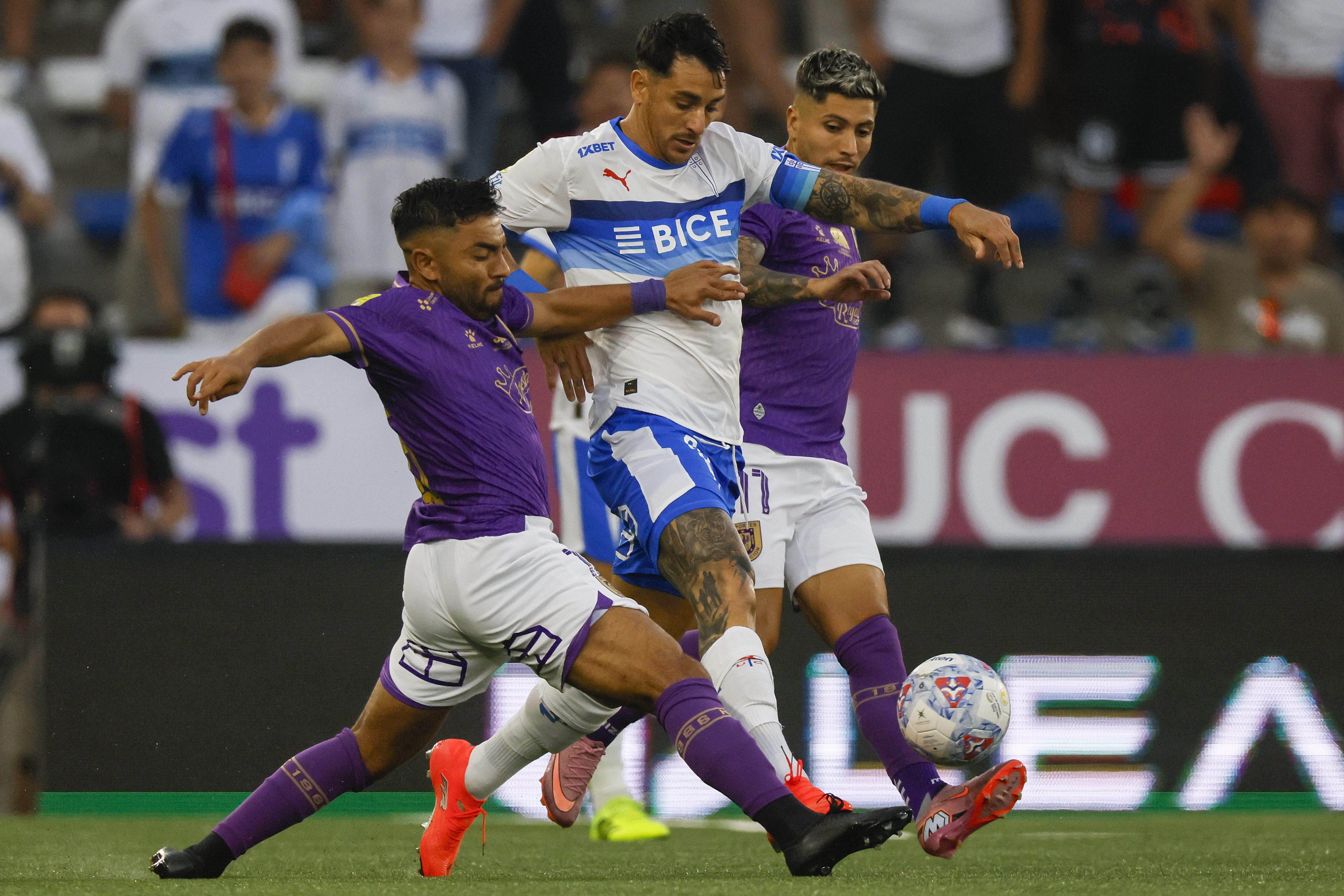 The "Cruzados" secured their first National Championship win after beating the "Leon de Collao" in the second round Santiago, Chile – February 8, 2026: Universidad Catolica’s player Fernando Zampedri, center, ...