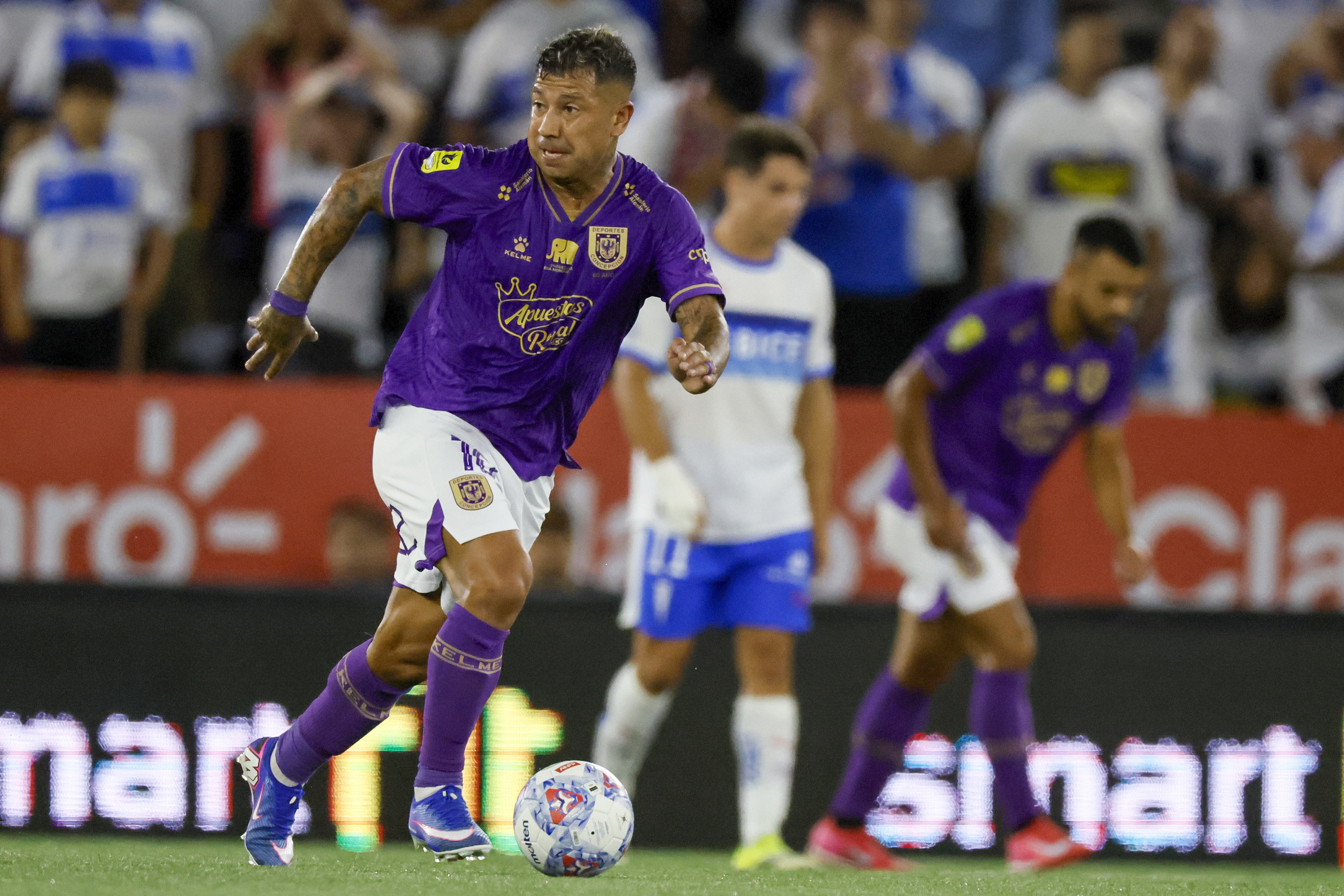 The "Cruzados" secured their first National Championship win after beating the "Leon de Collao" in the second round Santiago, Chile – February 8, 2026: Deportes Concepcion’s player Leonardo Valencia is picture...