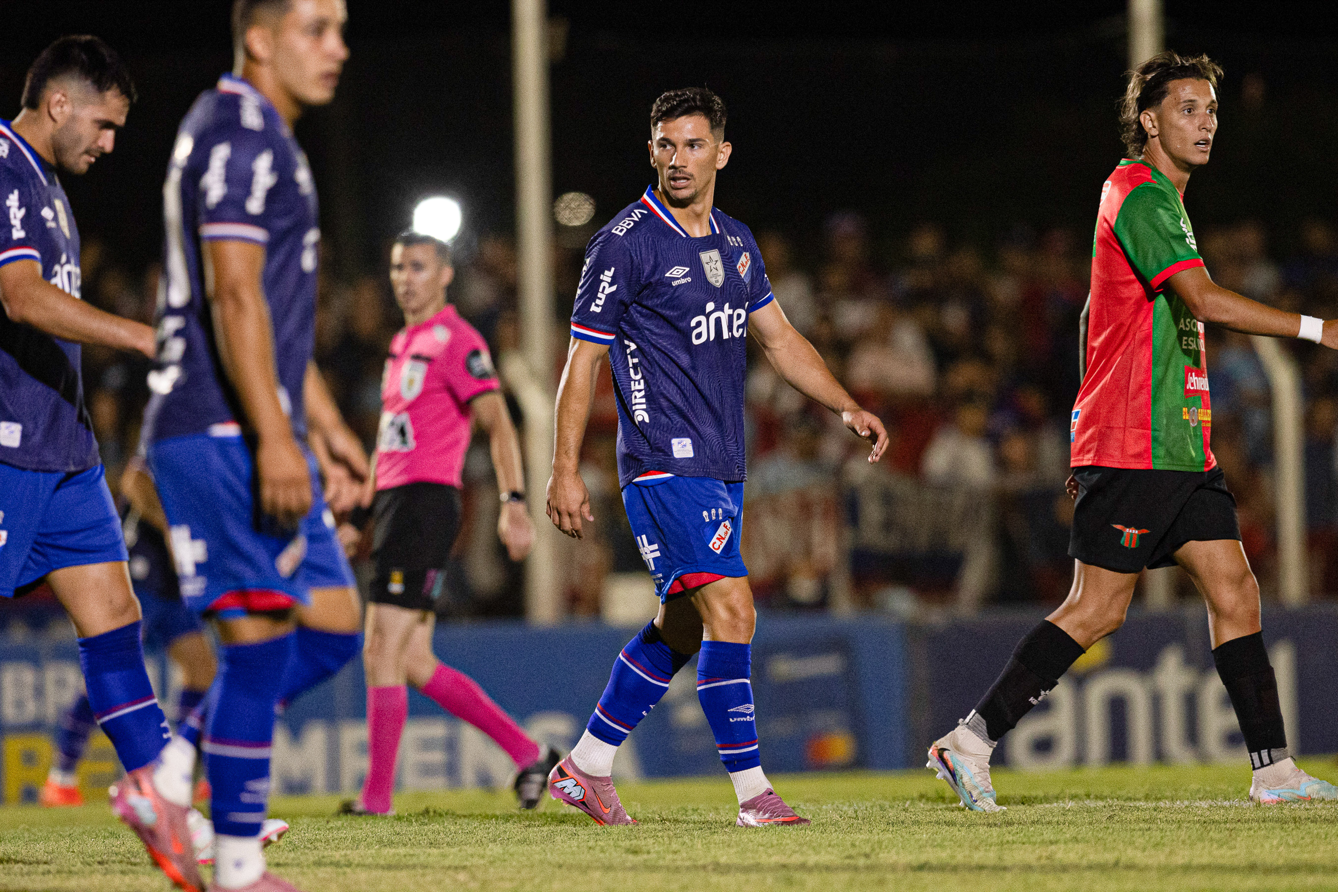 The "Bolso" started the Apertura Tournament on the right foot after defeating the "Sastre" in Florida for the AUF League Florida, Uruguay – February 8, 2026: Nacional defeated Boston River in the first round of the U...