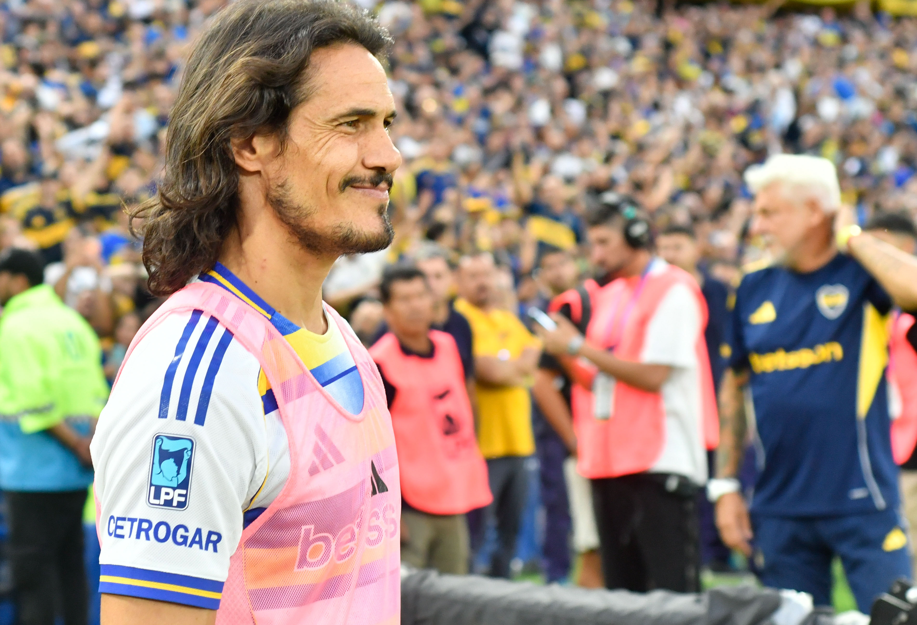 The "Xeneize" failed to break the deadlock against the "Calamar" for round 5 of the Apertura Tournament in a tight match in La Boca Buenos Aires, Argentina – February 15, 2026: Boca Juniors striker Edinson Cavani on his way to ...