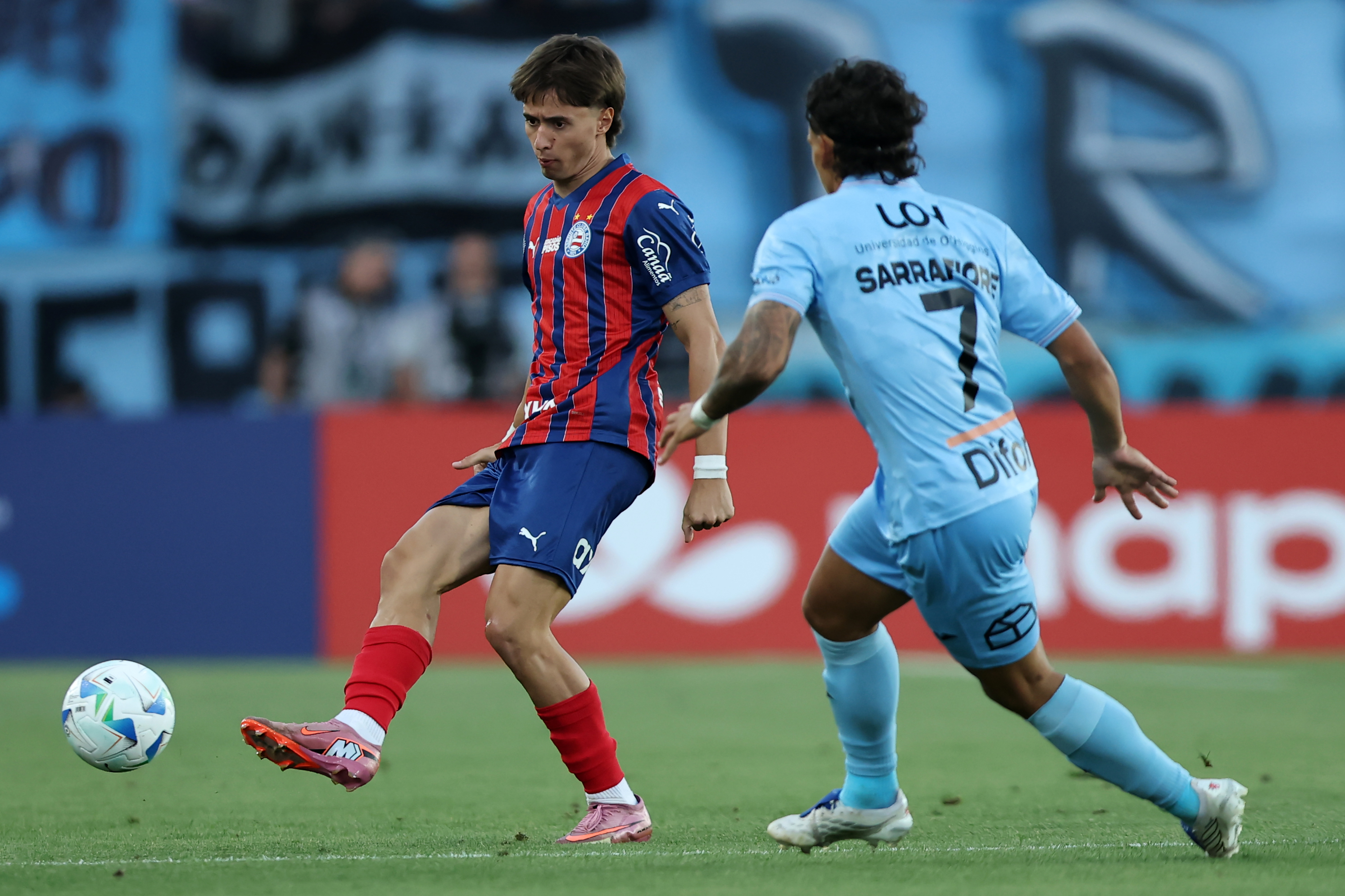 The "Capo de Provincia" faces the Brazilian side in Rancagua for the first leg of the continental second round Rancagua, Chile – February 18, 2026: O'Higgins de Rancagua faces Esporte Clube Bahia in the sec...