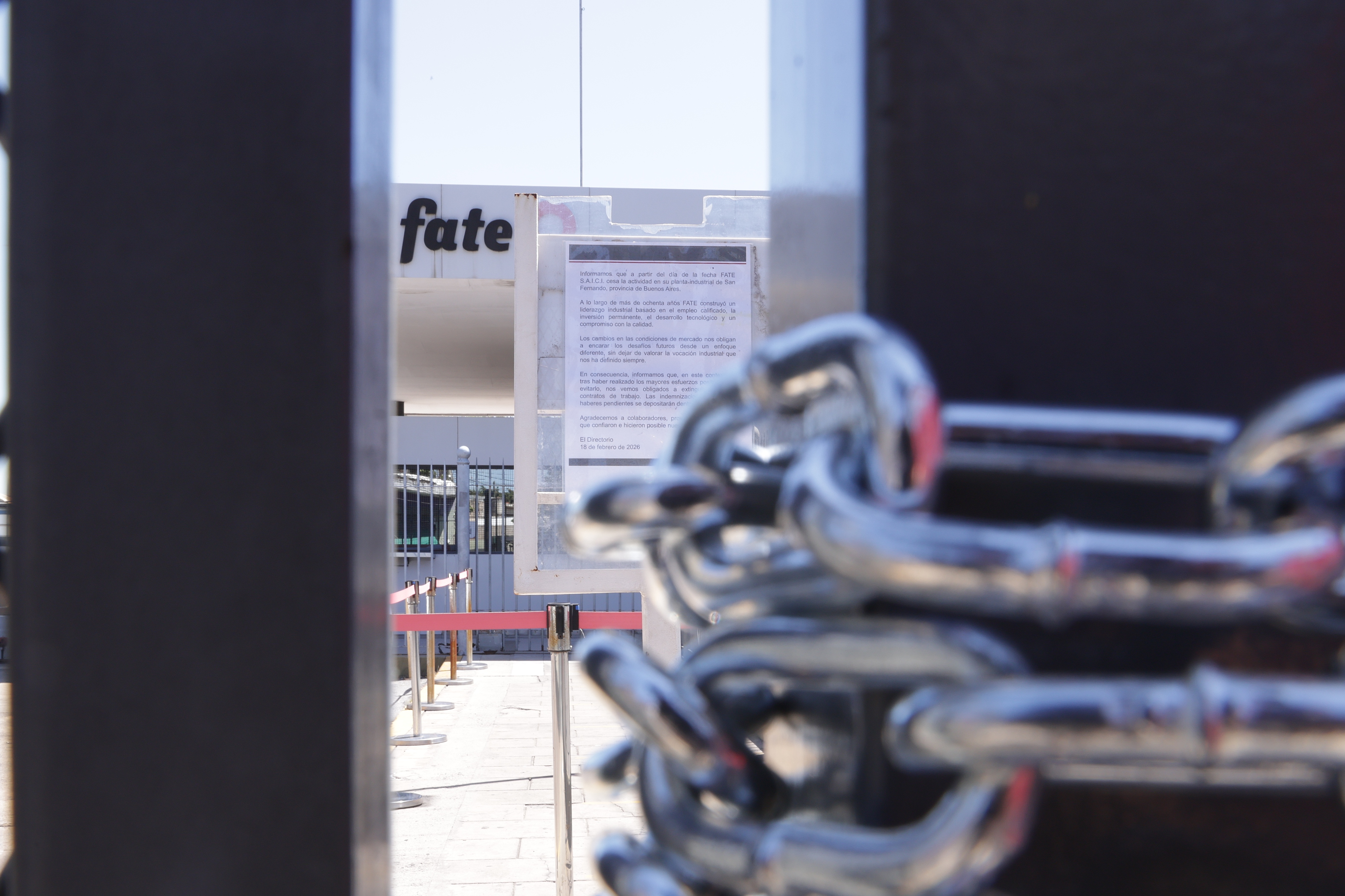 The only national tire manufacturer ceases operations after 80 years, leaving 920 workers unemployed in Buenos Aires San Fernando, Argentina – February 18, 2026: Fate employees were greeted with an announcement o...