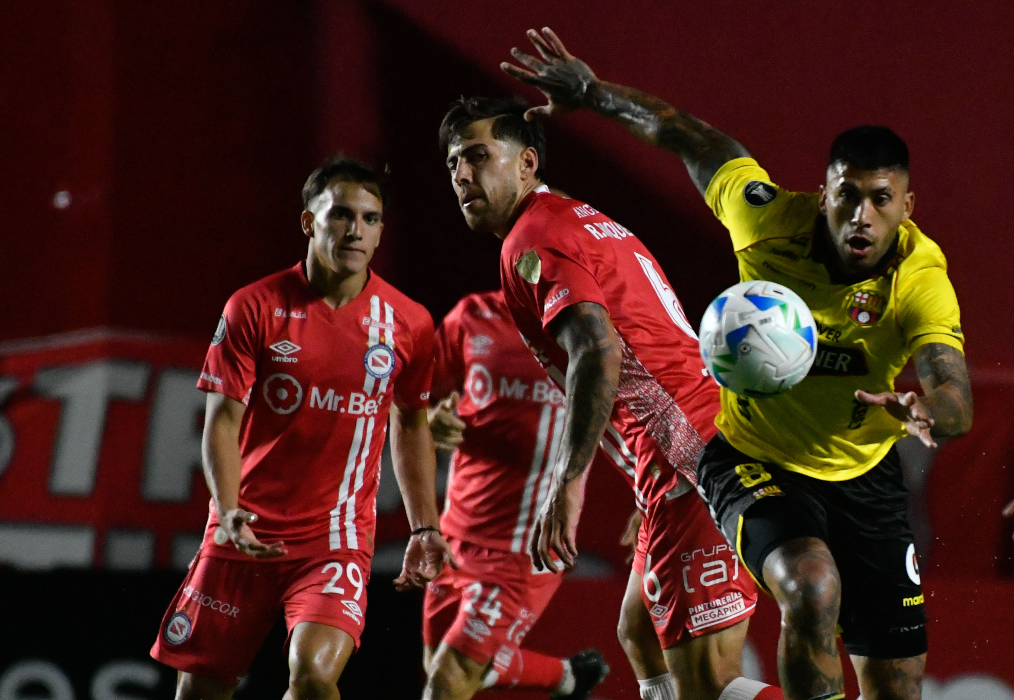 The "Bicho" from La Paternal faces the "Idolo del Astillero" in a key group stage clash at Diego Maradona Stadium Buenos Aires, Argentina – February 25, 2026: Barcelona SC midfielder Milton Celiz (R) chases th...