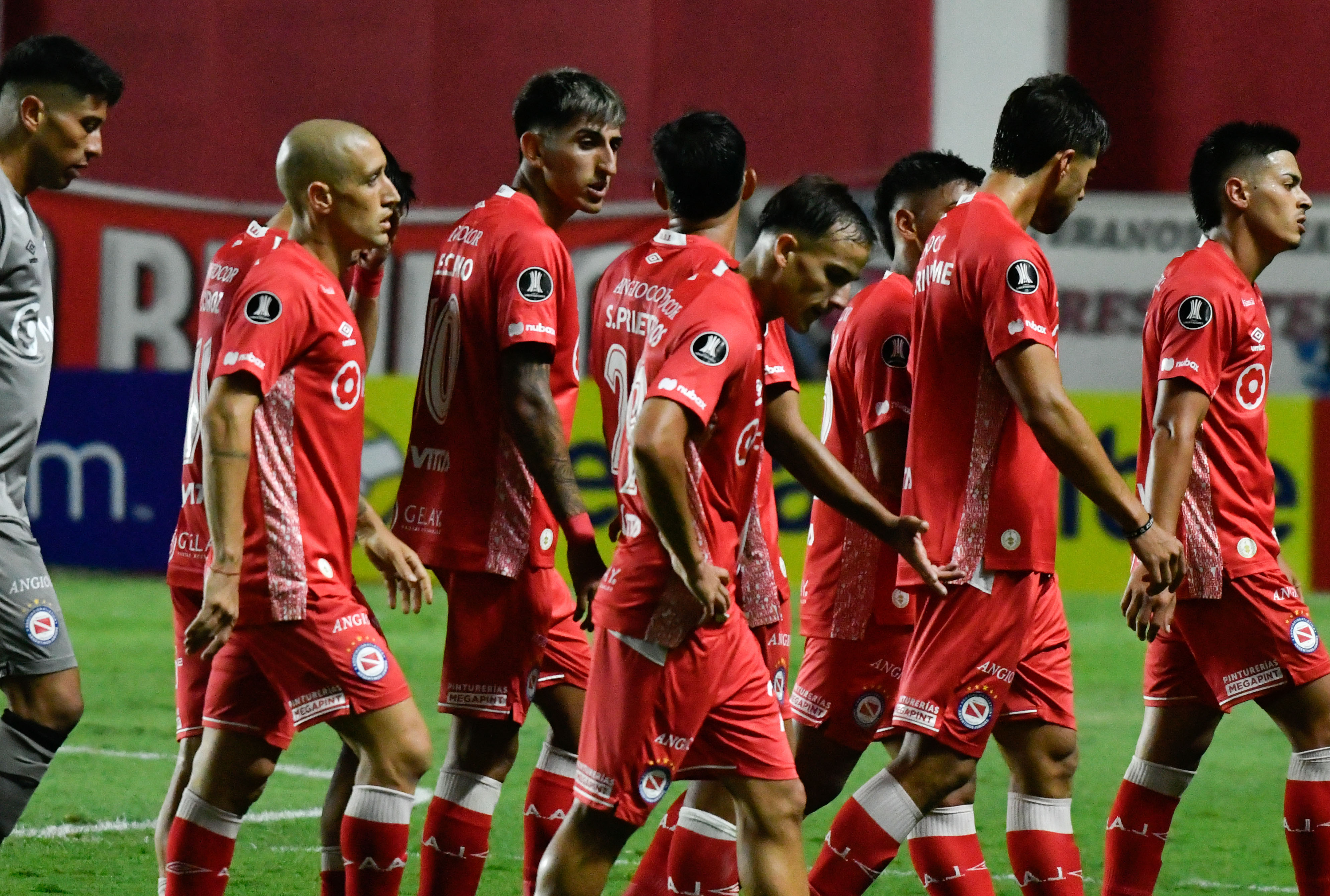 The "Bicho" from La Paternal faces the "Idolo del Astillero" in a key group stage clash at Diego Maradona Stadium Buenos Aires, Argentina – February 25, 2026: The Argentinos Juniors players retire to the locke...