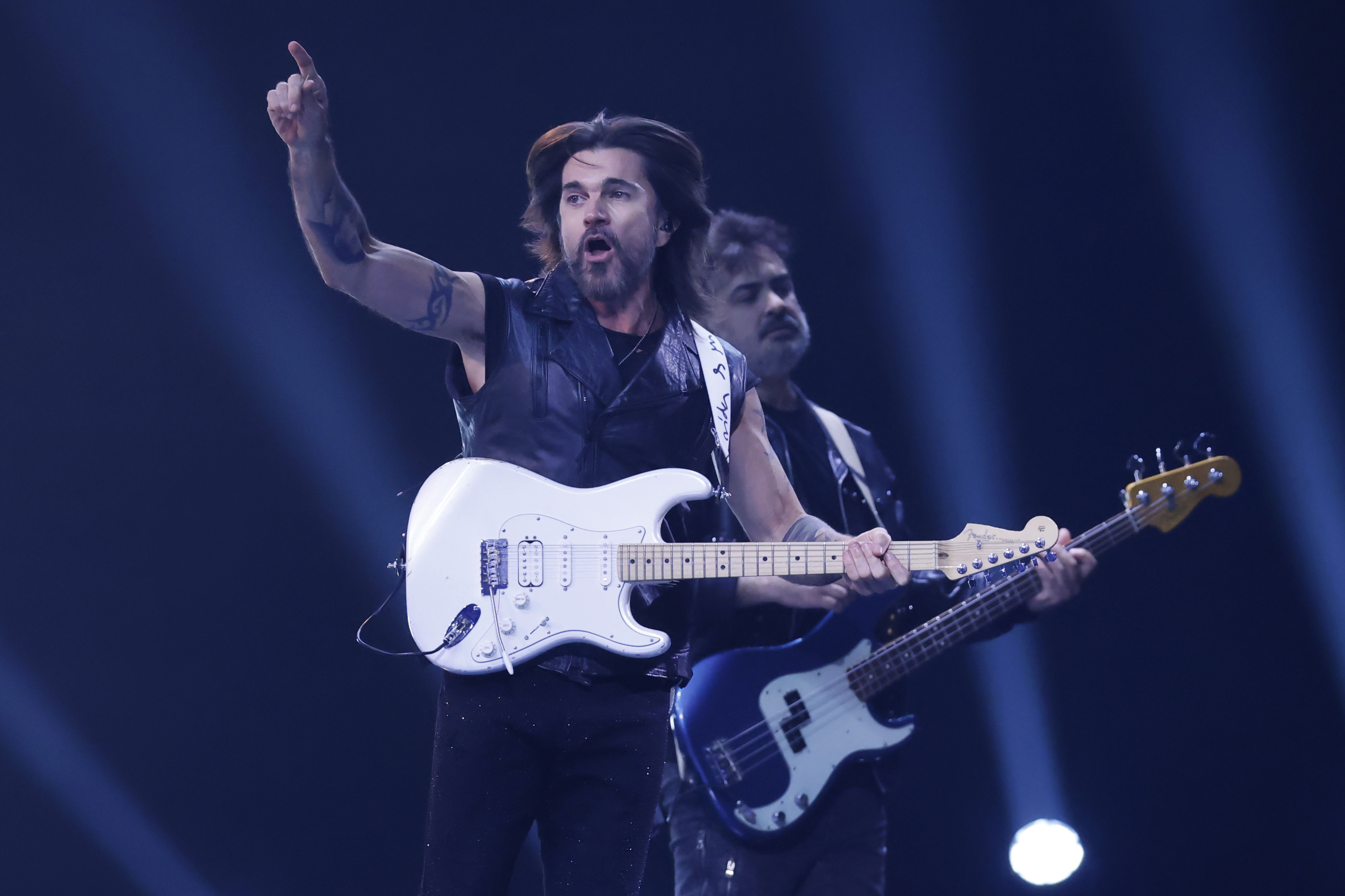 The Colombian artist conquered Quinta Vergara and surprised the "Monstruo" by inviting the Chilean star to the stage Viña del Mar, Chile – February 26, 2026: Juanes shone during a new day of the Viña del Mar Fe...