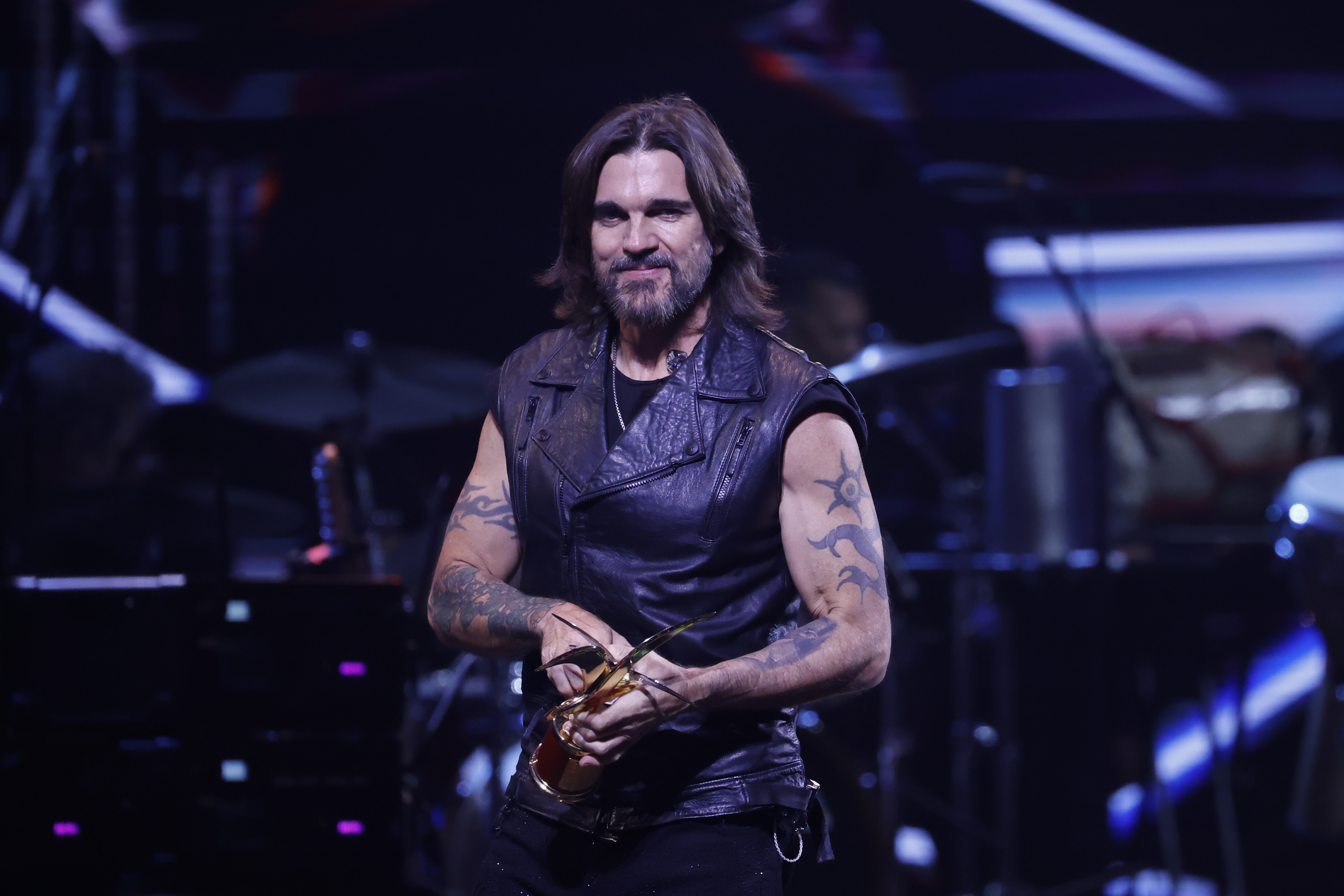 The Colombian artist conquered Quinta Vergara and surprised the "Monstruo" by inviting the Chilean star to the stage Viña del Mar, Chile – February 26, 2026: Juanes shone during a new day of the Viña del Mar Fe...
