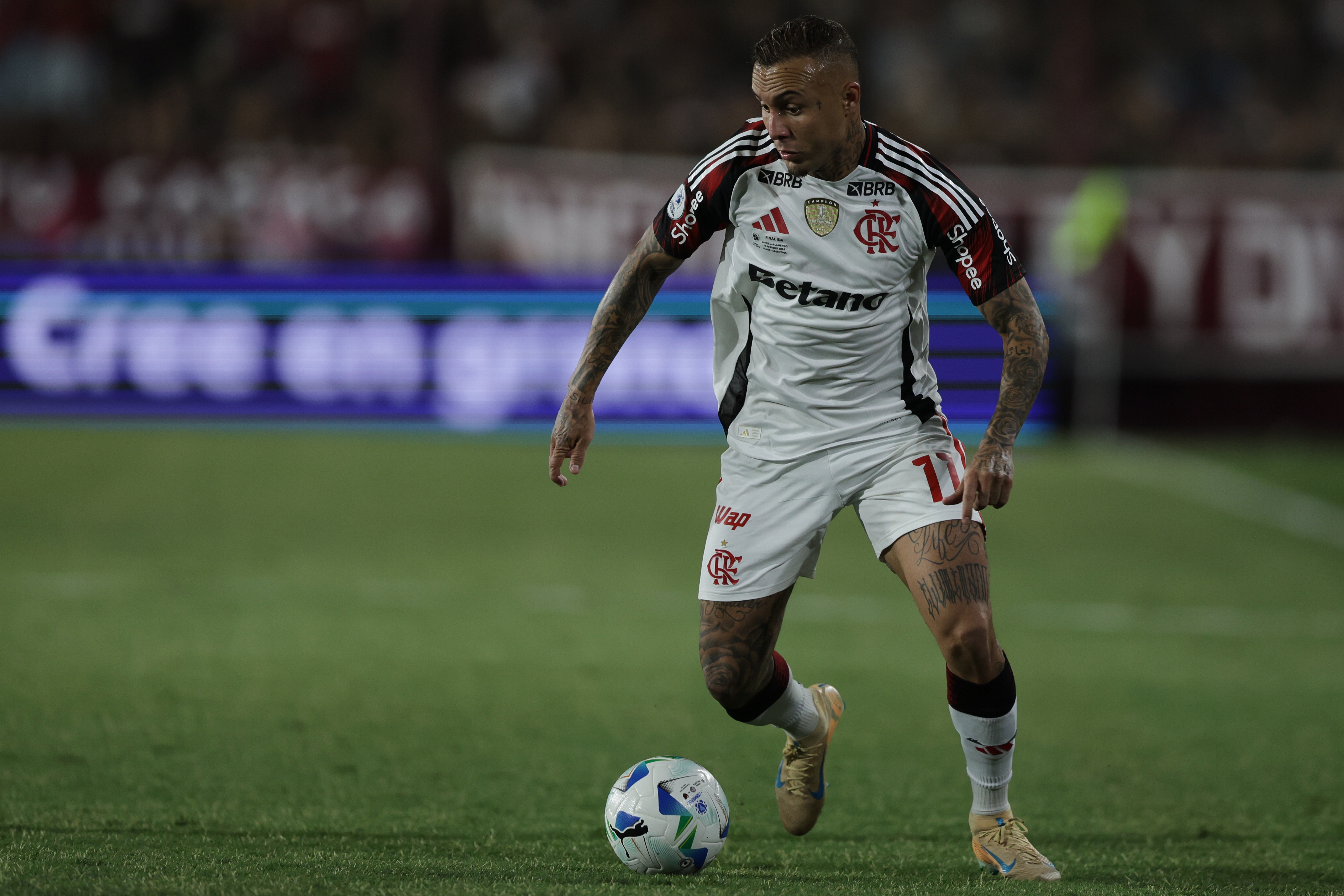The "Rubro-Negro" side was defeated 1-0 in Argentina and will need a victory at the Maracana to secure the continental title Lanus, Argentina – February 19, 2026: Everton Sousa of Flamengo. Flamengo was defeated by Lanus...