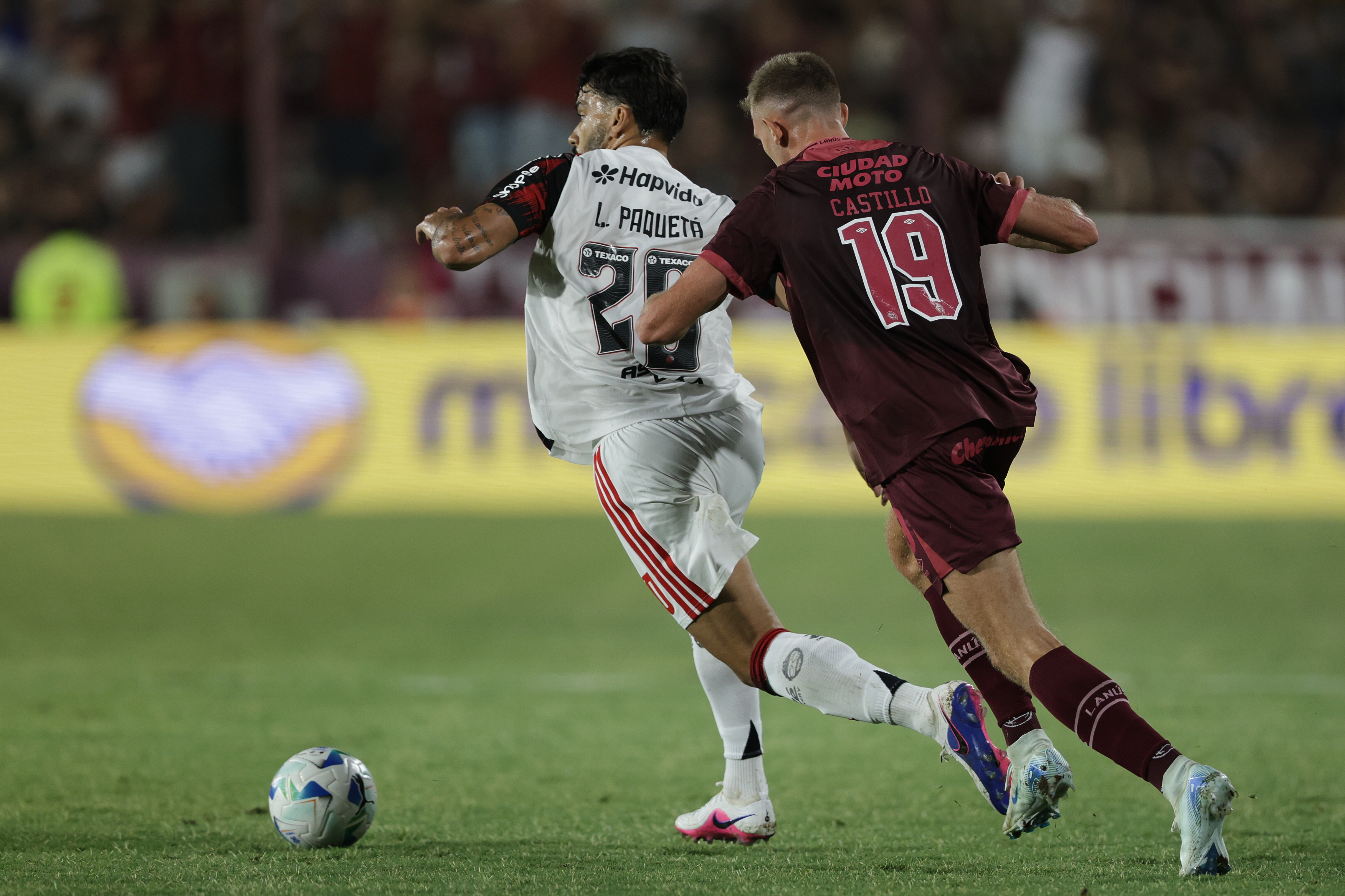 The "Rubro-Negro" side was defeated 1-0 in Argentina and will need a victory at the Maracana to secure the continental title Lanus, Argentina – February 19, 2026: L. Paquetá of Flamengo (L) against Rodrigo Castillo of L...