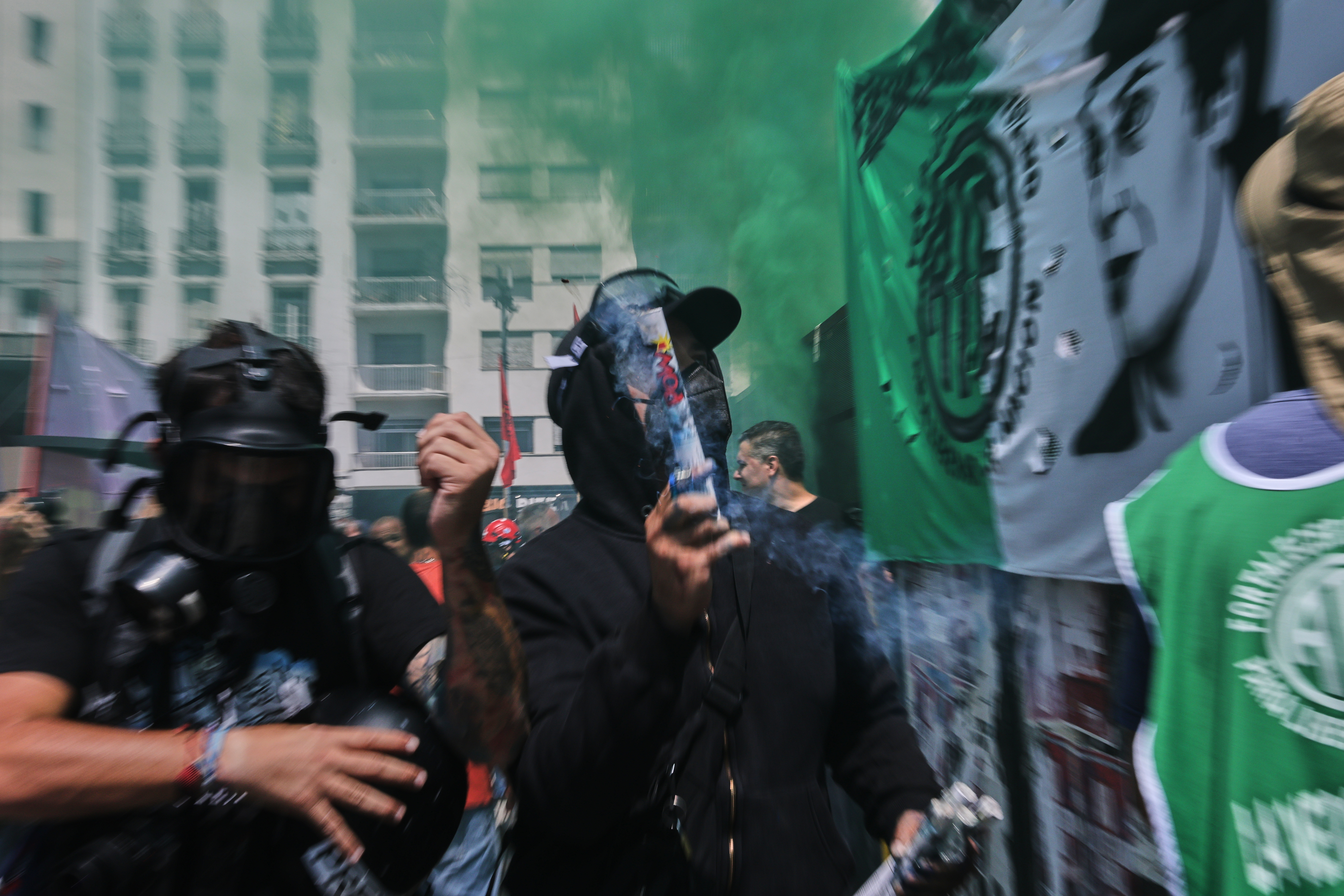 In a marathon session, the age of criminal responsibility was lowered to 14, alongside the glacier law and labor reform amid protests Buenos Aires, Argentina – February 27, 2026: The Argentine Congress approved a legislative pack...