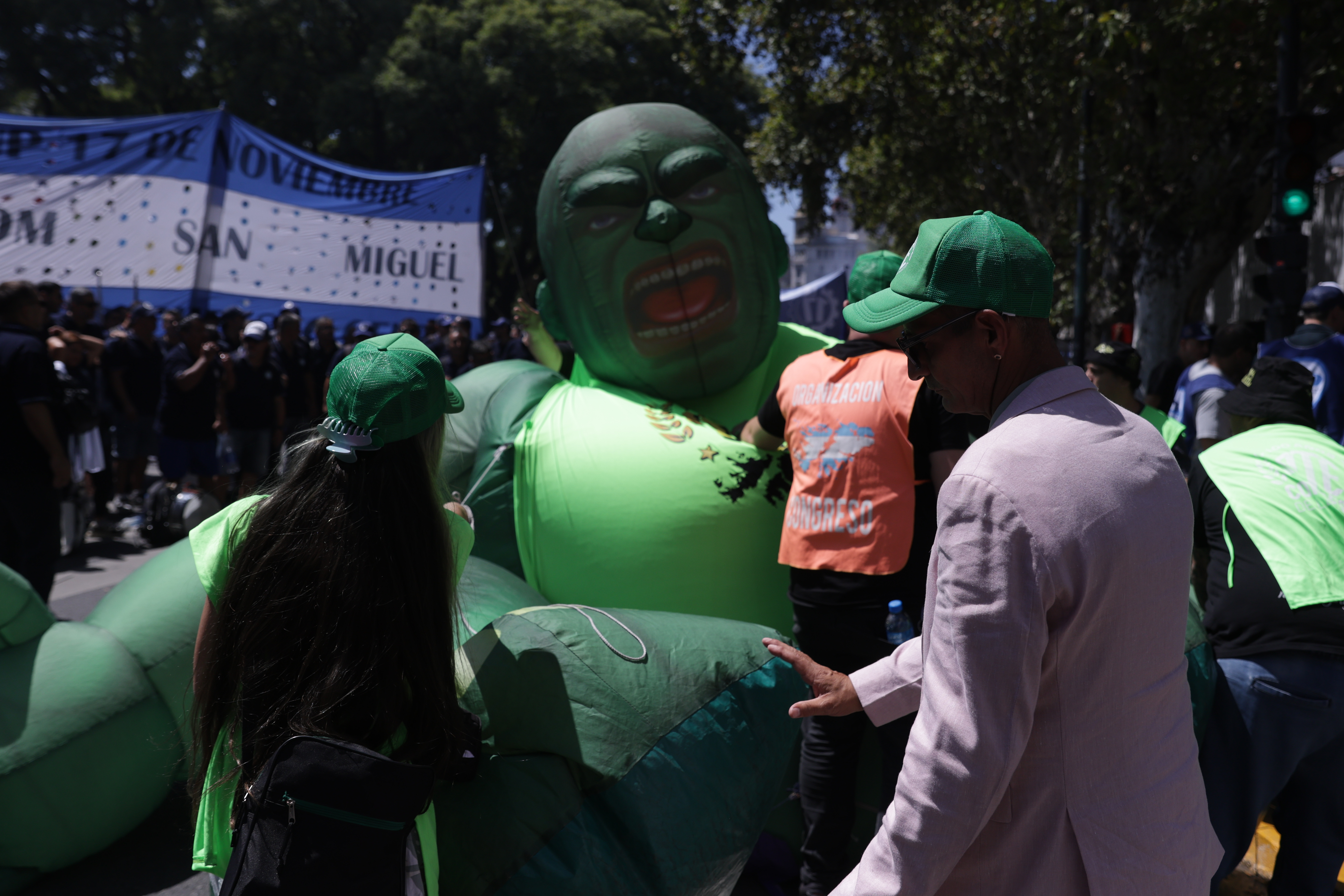 In a marathon session, the age of criminal responsibility was lowered to 14, alongside the glacier law and labor reform amid protests Buenos Aires, Argentina – February 27, 2026: The Argentine Congress approved a legislative pack...
