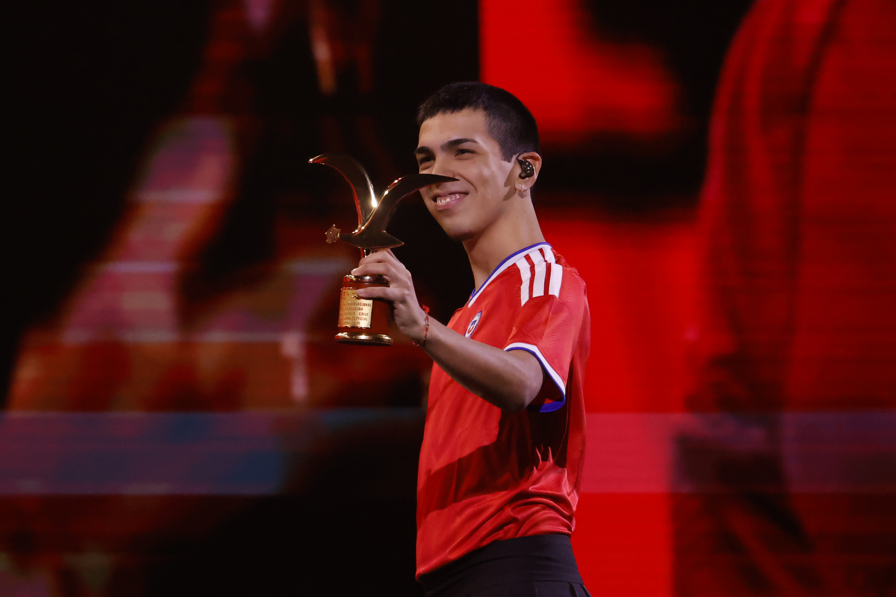 The young leader of Argentine urban music won both Silver and Gold Gaviotas after a performance that captivated the Chilean audience Viña del Mar, Chile – February 28, 2026: Milo J shone during the closing day of the Viña del ...