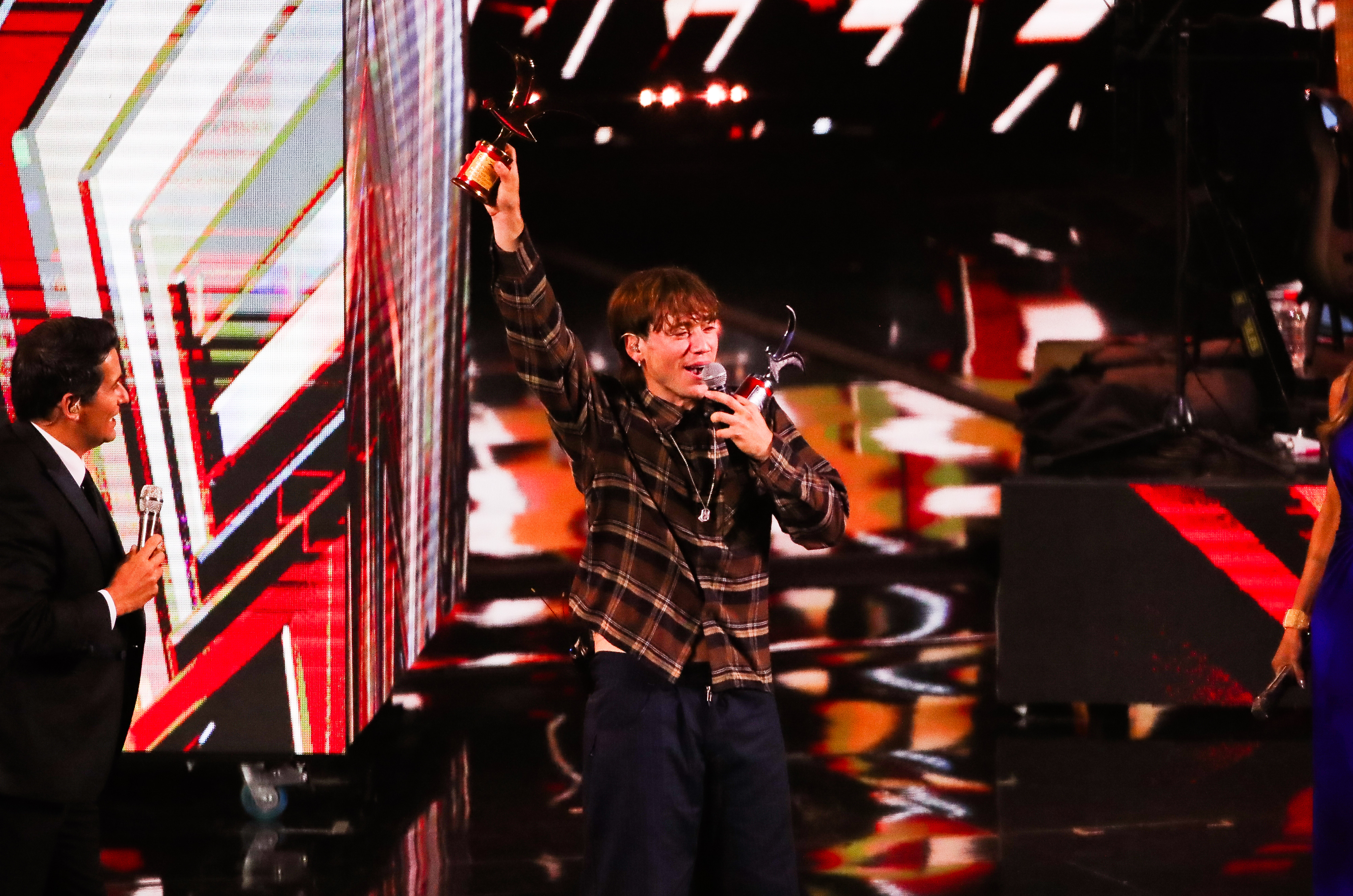 The Argentine artist triumphed in his return to international stages, winning both Silver and Gold Gaviotas before a euphoric crowd Viña del Mar, Chile – February 27, 2026: Paulo Londra established himself during the penultima...