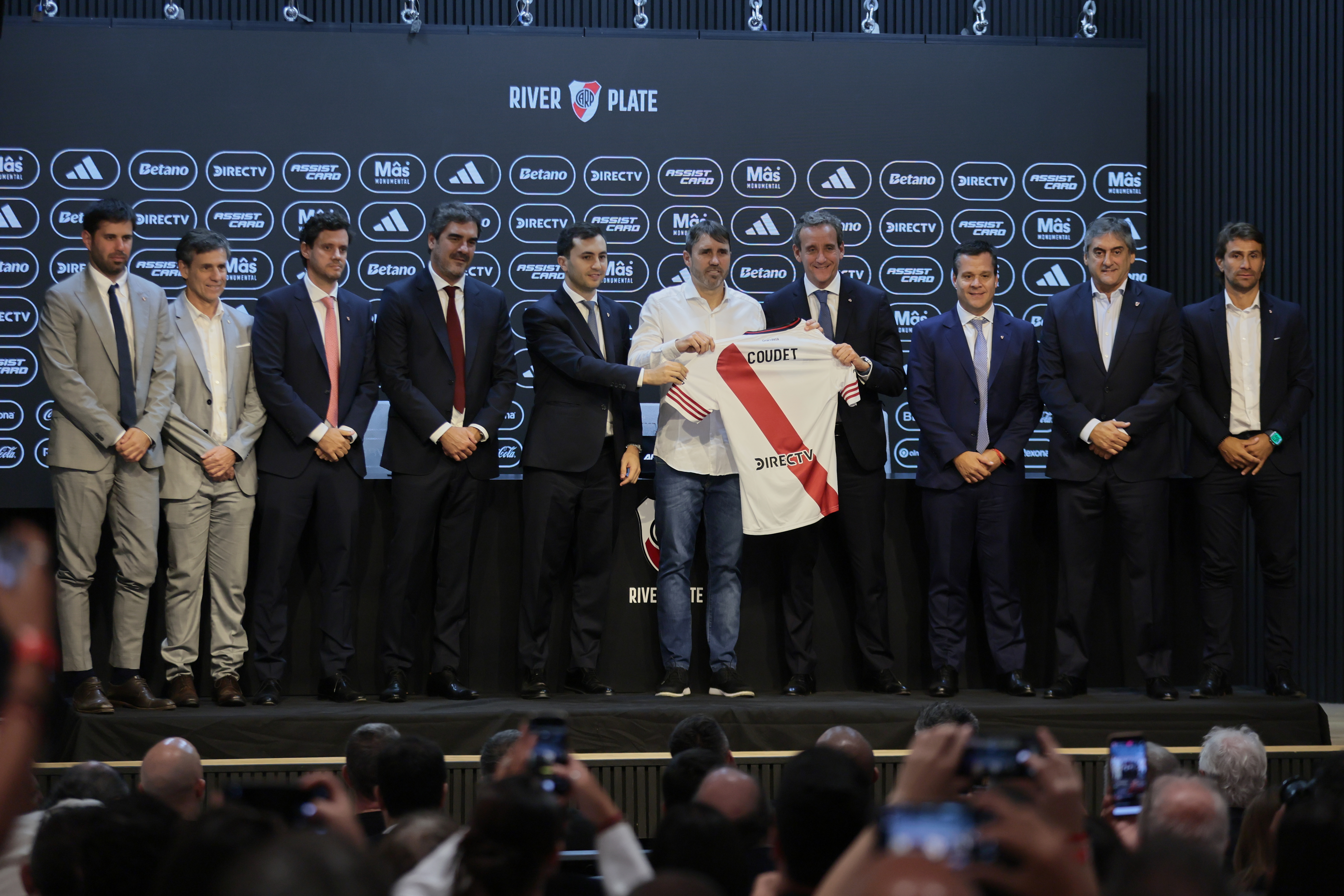 The "Chacho" takes over at the Más Monumental after his spell at Alavés, tasked with revitalizing the squad after Marcelo Gallardo's departure ARGENTINA-Eduardo Coudet is presented as the new head coach of River Plate The "Chacho" takes over at the Más Monumental after his spell at Alavés, tasked with revitalizing the squad after Marcelo Gallardo's departure Buenos Aires, Argentina – March 4, 2026: Eduardo Coudet was officially presented as the head coach of River Plate at the Más Monumental stadium. Following his recent stint at Deportivo Alavés in Spain, "Chacho" takes on the challenge of leading the "Millonario" squad and restoring its competitive edge following the end of Marcelo Gallardo's era. (Photo: Salvador Parente/UNAR AGENCY)