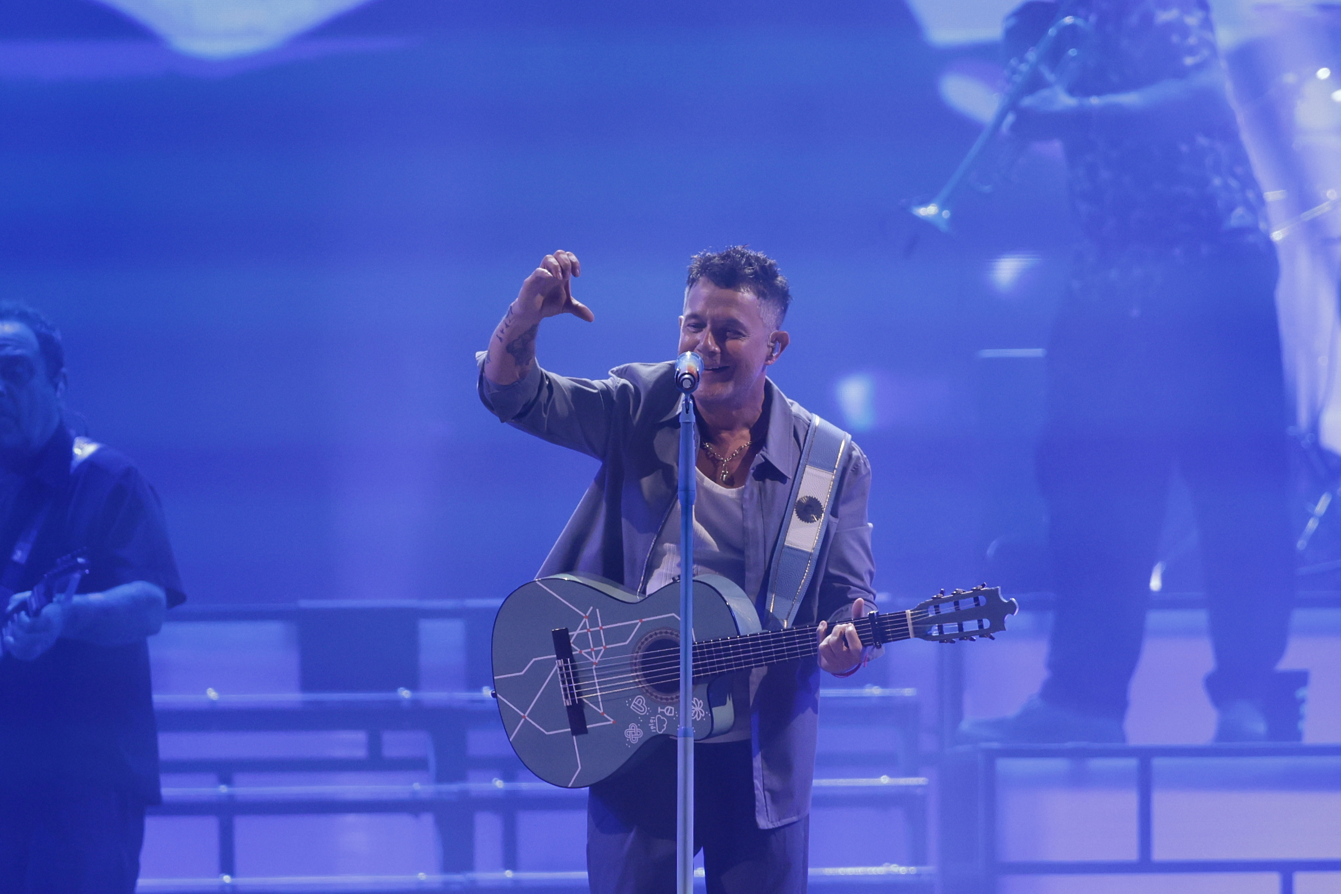 The Spanish superstar captivated 70,000 fans at Campo Argentino de Polo, inaugurating the venue's new format with an international-level show ARGENTINA-Alejandro Sanz en Buenos Aires The Spanish superstar captivated 70,000 fans at Campo Argentino de Polo, inaugurating the venue's new format with an international-level show Buenos Aires, Argentina – March 7, 2026: Alejandro Sanz reunited with the Argentine audience during two sold-out nights at Campo Argentino de Polo. Spanning over three decades of hits, the multi-award-winning artist delivered a unique sonic and visual experience, strengthening his unbreakable bond with Argentina. (Photo: UNAR AGENCY)