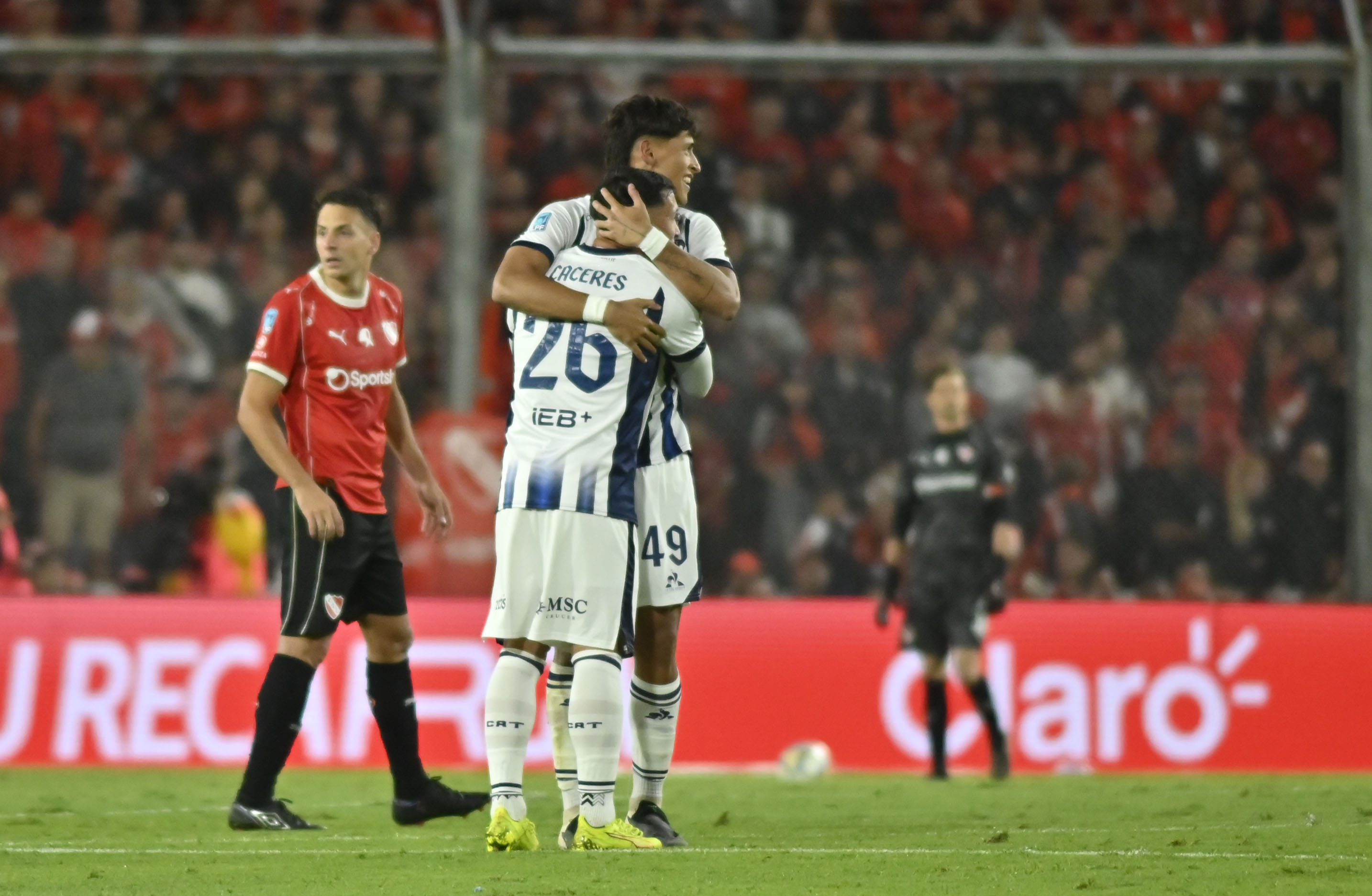 The Cordoba-based side beat "El Rojo" at the Libertadores de America Stadium to climb the 2026 Apertura Tournament standings ARGENTINA-Independiente vs Talleres The Cordoba-based side beat "El Rojo" at the Libertadores de America Stadium to climb the 2026 Apertura Tournament standings Avellaneda, Argentina – March 21, 2026: Talleres de Cordoba defeated Independiente at the Libertadores de America - Ricardo Enrique Bochini Stadium. With a solid tactical approach, the visiting team secured all three points in Avellaneda, deepening the home side's performance crisis before its fans. (Photo: Stringer/UNAR AGENCY) Foto: FOTOBAIRES Fecha 12 Torneo Apertura Liga Profesional.