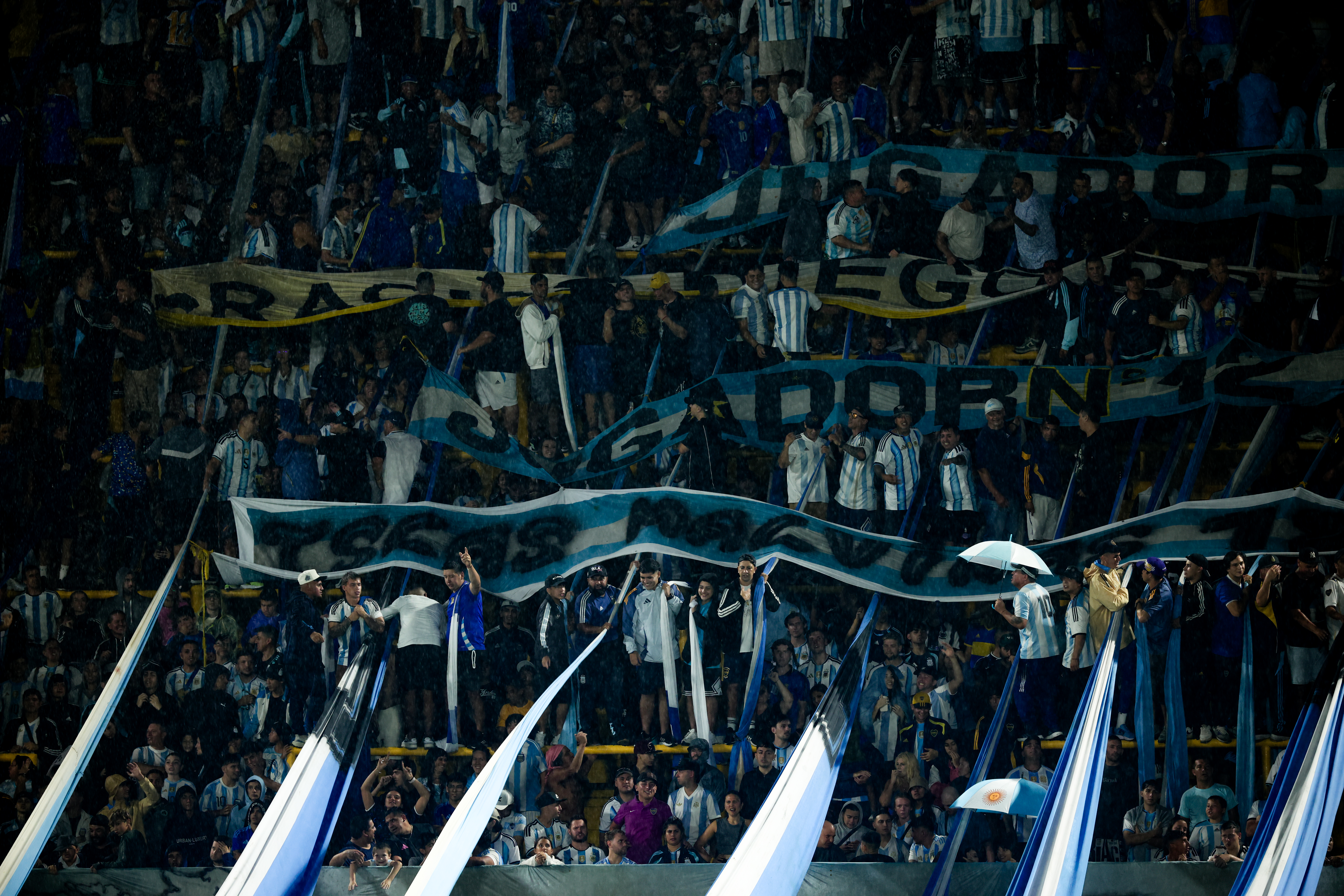 Lionel Scaloni's squad plays the first of two friendly matches against the African side at Boca Juniors' legendary stadium ARGENTINA-Argentina vs Mauritania amistoso Lionel Scaloni's squad plays the first of two friendly matches against the African side at Boca Juniors' legendary stadium CAPTION: Buenos Aires, Argentina – March 27, 2026: Fans of the Argentine national team during the match against Mauritania at La Bombonera. The Argentina national team faces Mauritania at the Alberto J. Armando Stadium (La Bombonera). In the kickoff of their friendly series ahead of upcoming international challenges, the "Albiceleste" seeks to fine-tune its performance before an ecstatic crowd. (Photo: Tomas Cuesta/UNAR AGENCY)
