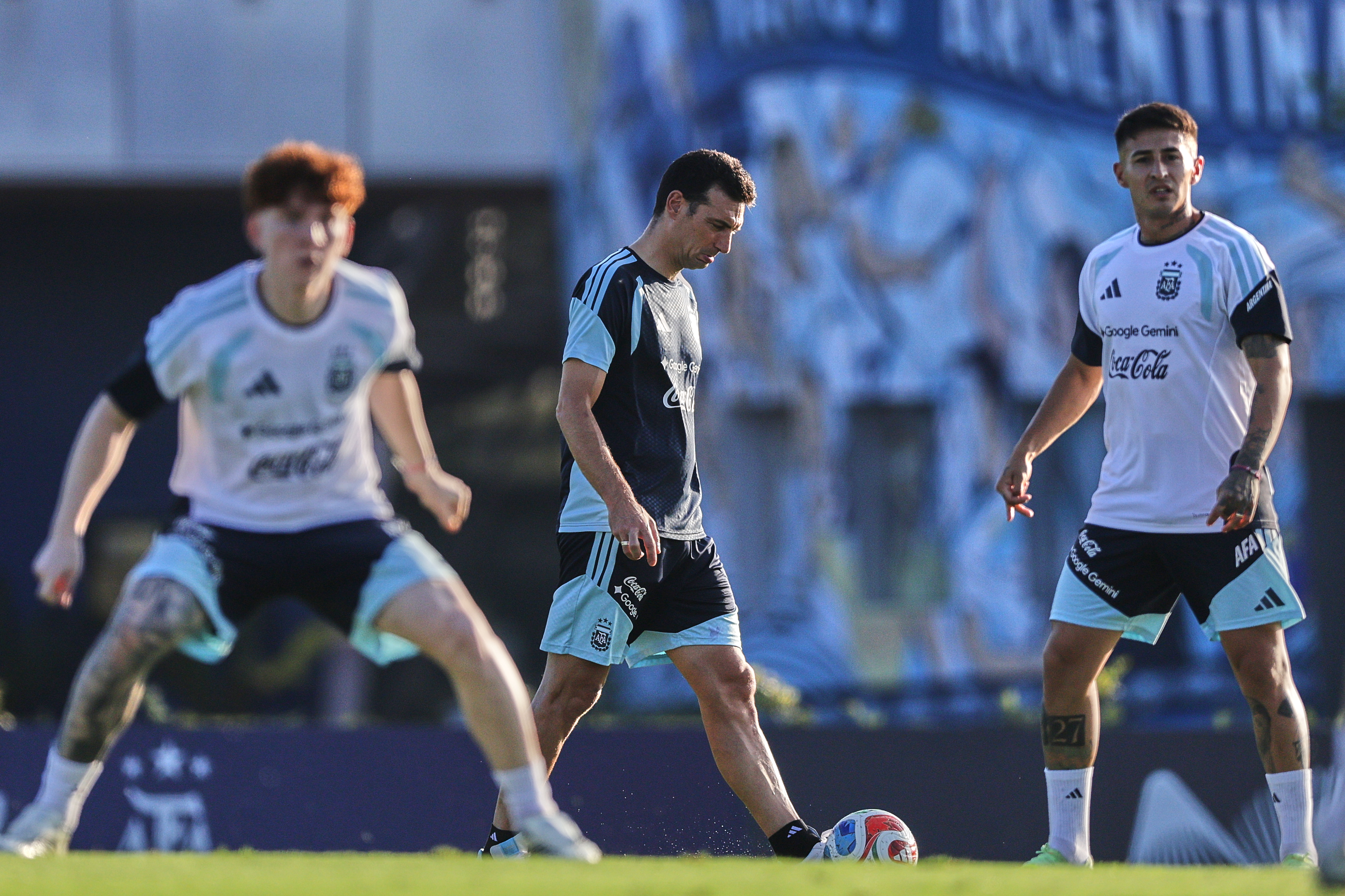 Lionel Scaloni's Argentina national team completed its preparation in Ezeiza for the friendly match against Zambia at Boca Juniors' stadium ARGENTINA-Messi leads the final open training session before the clash against Zambia Lionel Scaloni's Argentina national team completed its preparation in Ezeiza for the friendly match against Zambia at Boca Juniors' stadium Buenos Aires, Argentina – March 30, 2026: Lionel Scaloni took part in the final training session open to the media at the AFA facilities in Ezeiza. The Albiceleste squad fine-tuned the last details for the friendly match against Zambia, which will be played at La Bombonera as part of their preparation tour. (Photo: Luciano Gonzalez/UNAR AGENCY)
