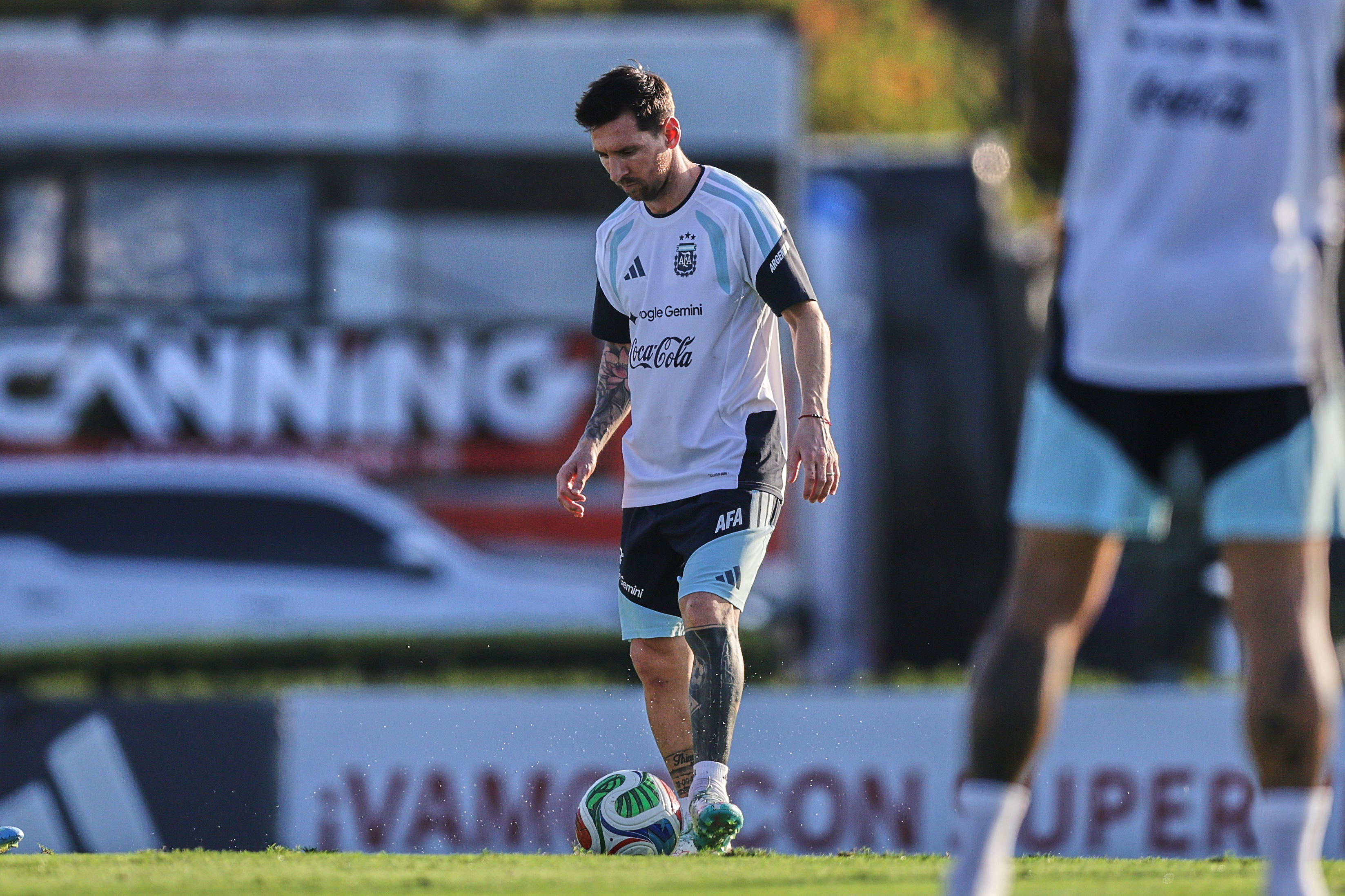 Lionel Scaloni's Argentina national team completed its preparation in Ezeiza for the friendly match against Zambia at Boca Juniors' stadium ARGENTINA-Messi leads the final open training session before the clash against Zambia Lionel Scaloni's Argentina national team completed its preparation in Ezeiza for the friendly match against Zambia at Boca Juniors' stadium Buenos Aires, Argentina – March 30, 2026: Lionel Messi took part in the final training session open to the media at the AFA facilities in Ezeiza. The Albiceleste squad fine-tuned the last details for the friendly match against Zambia, which will be played at La Bombonera as part of their preparation tour. (Photo: Luciano Gonzalez/UNAR AGENCY)