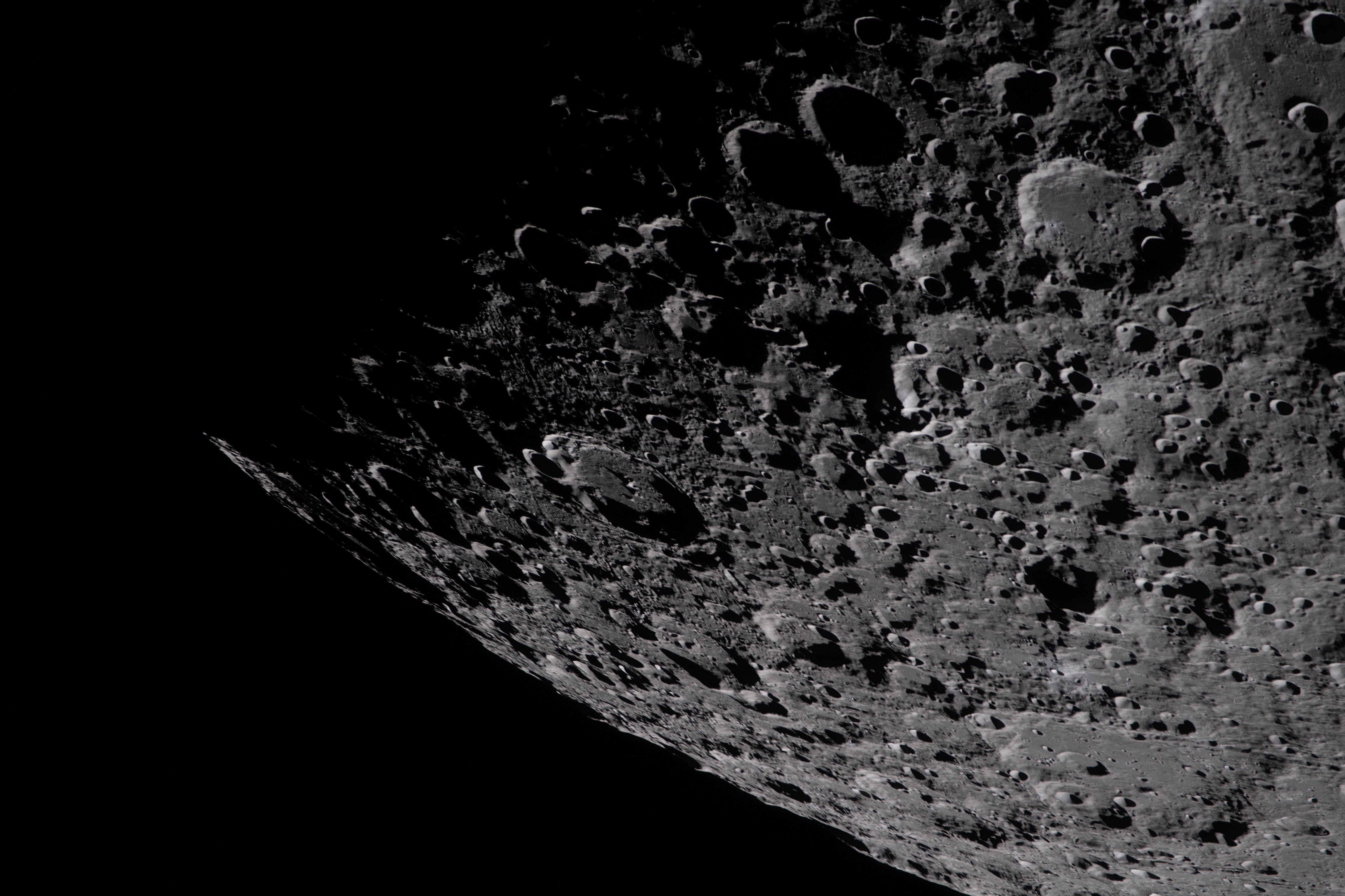 art002e009283 art002e009283 (April 6, 2026) – Captured by the Artemis II crew, the heavily cratered terrain of the eastern edge of ...