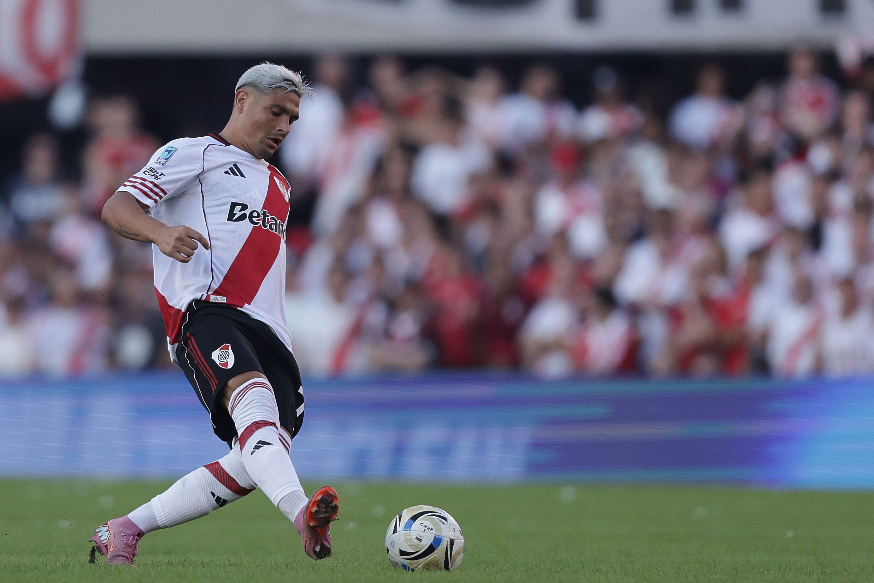 The "Millonario" and the "Xeneize" clash at the Mâs Monumental Stadium for the 2026 Apertura Tournament Buenos Aires, Argentina – April 19, 2026: River Plate hosted Boca Juniors at the Mâs Monumental Stadium for a new rou...