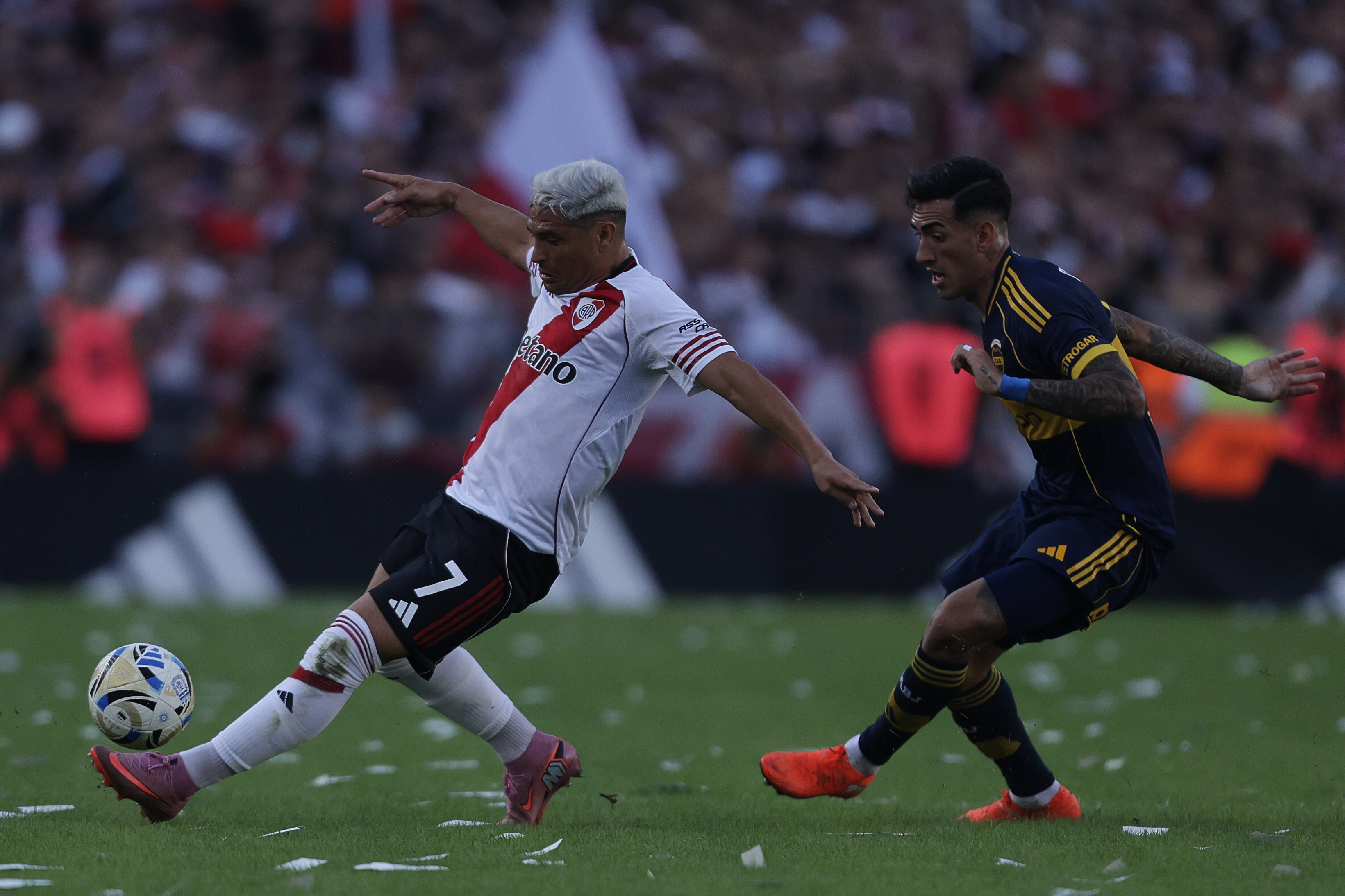 The "Millonario" and the "Xeneize" clash at the Mâs Monumental Stadium for the 2026 Apertura Tournament Buenos Aires, Argentina – April 19, 2026: River Plate hosted Boca Juniors at the Mâs Monumental Stadium for a new rou...