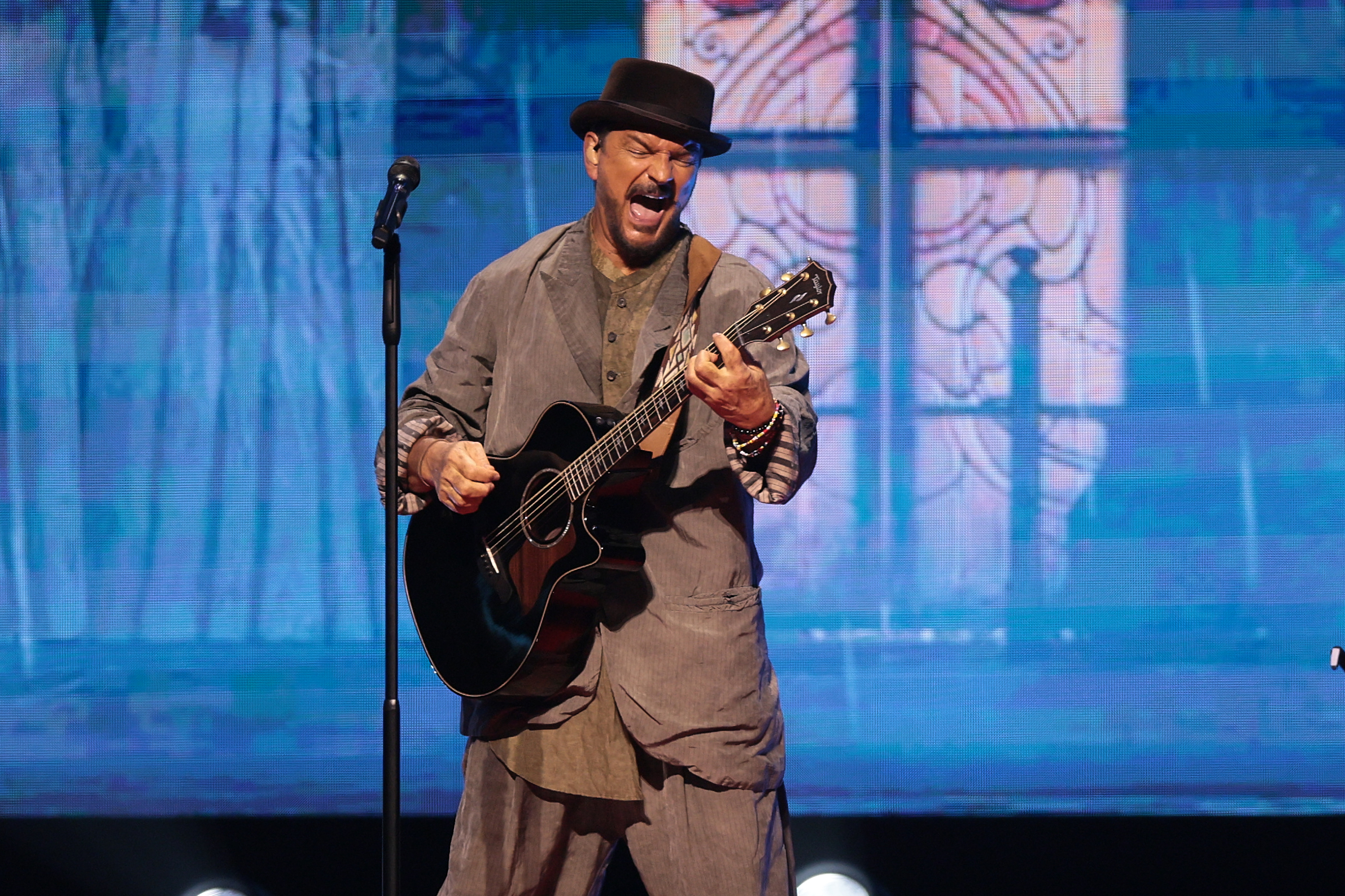 The Guatemalan singer-songwriter broke an absolute record for consecutive performances in Buenos Aires with fully sold-out shows Buenos Aires, Argentina – May 1, 2026: Artist Ricardo Arjona began his historic run of 14 consecutive concerts at the...