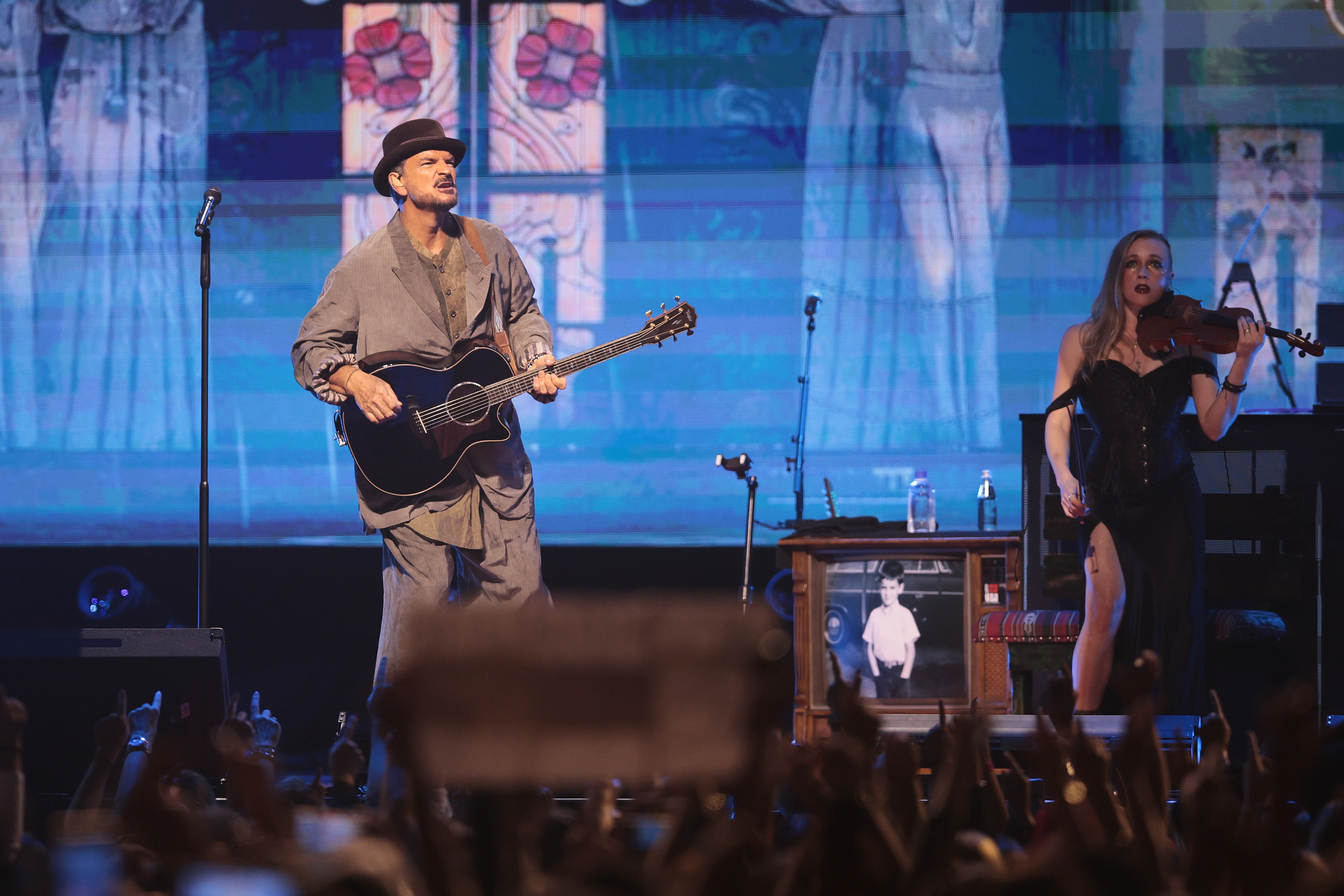The Guatemalan singer-songwriter broke an absolute record for consecutive performances in Buenos Aires with fully sold-out shows Buenos Aires, Argentina – May 1, 2026: Artist Ricardo Arjona began his historic run of 14 consecutive concerts at the...
