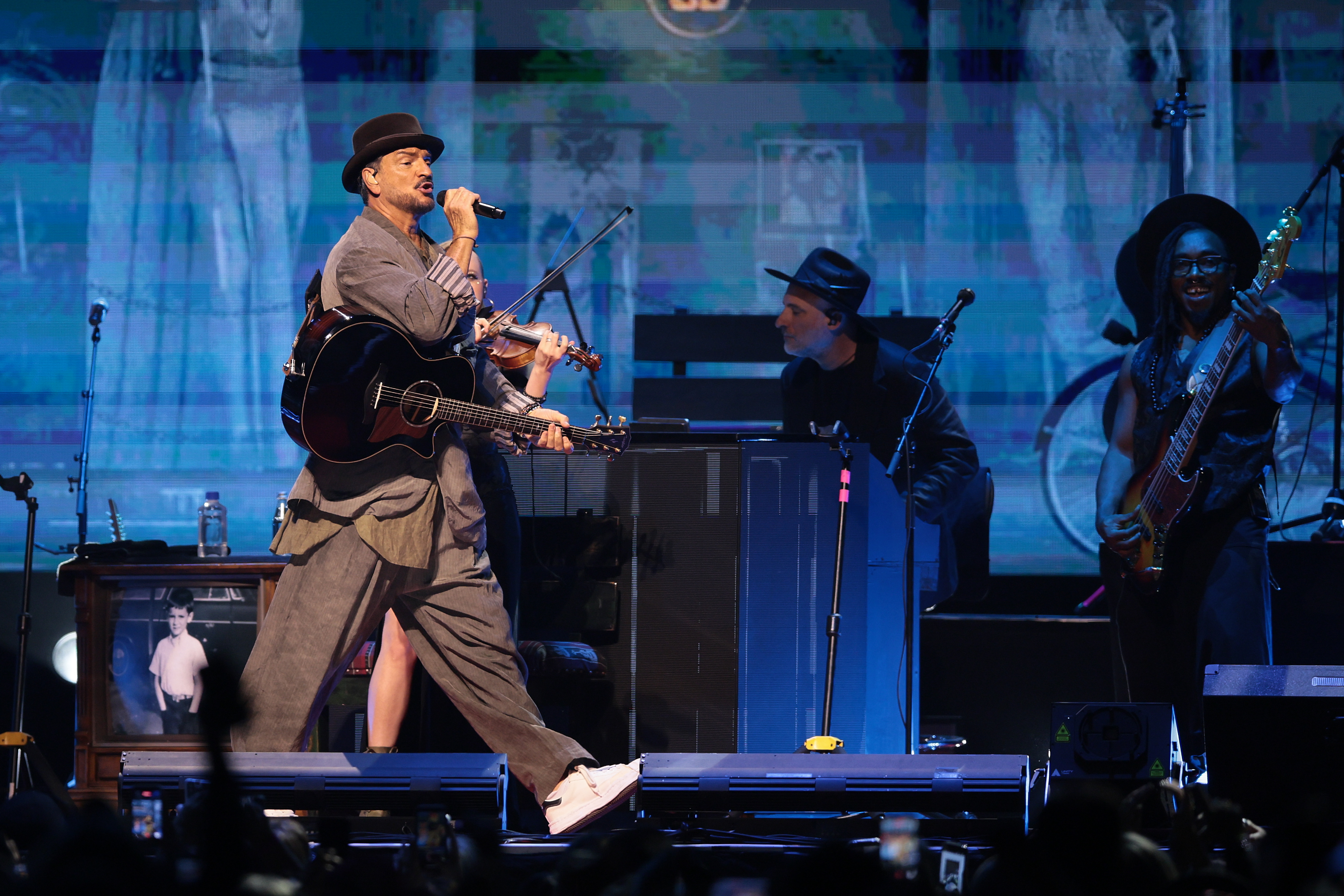 The Guatemalan singer-songwriter broke an absolute record for consecutive performances in Buenos Aires with fully sold-out shows Buenos Aires, Argentina – May 1, 2026: Artist Ricardo Arjona began his historic run of 14 consecutive concerts at the...