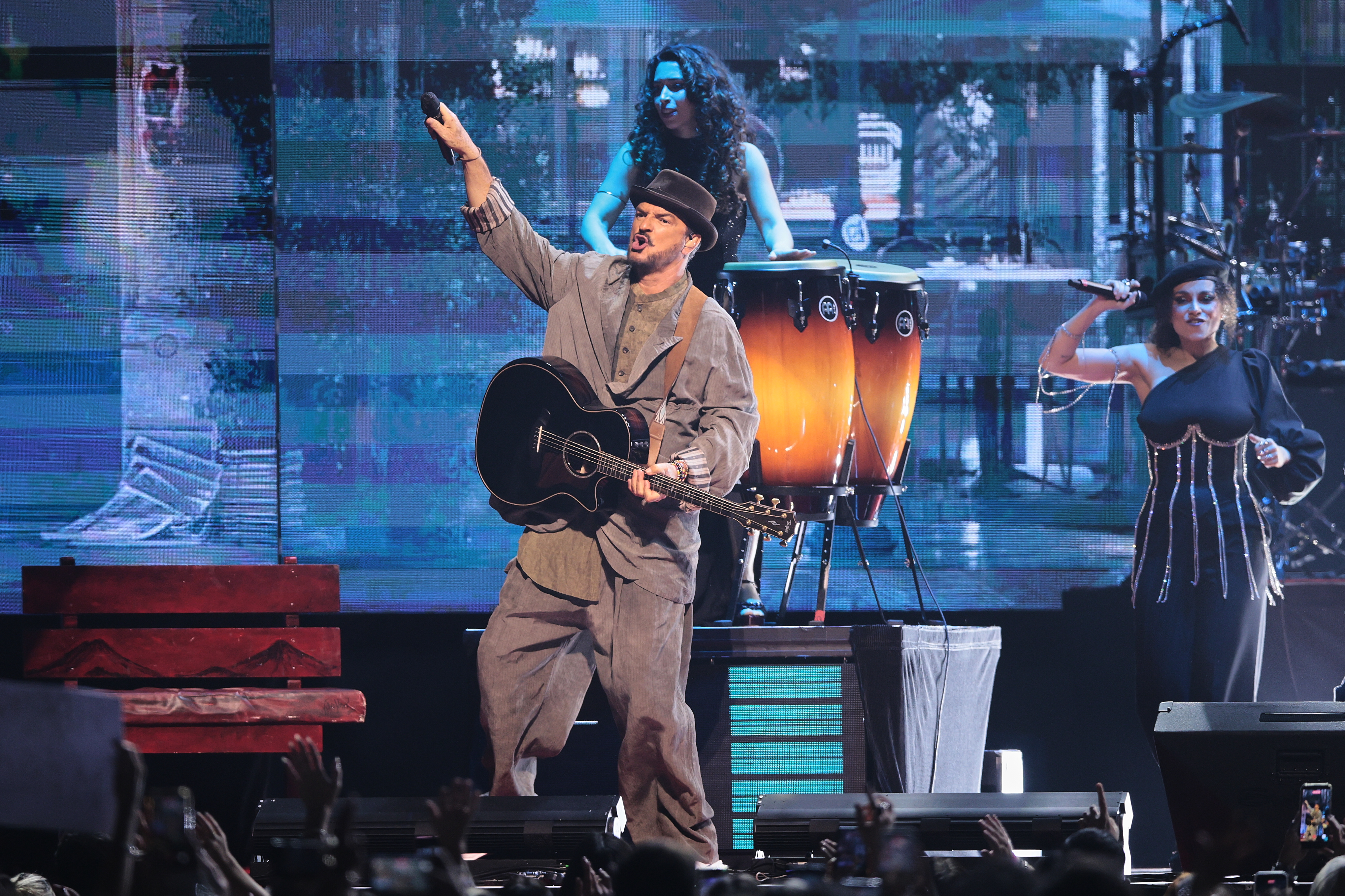 The Guatemalan singer-songwriter broke an absolute record for consecutive performances in Buenos Aires with fully sold-out shows Buenos Aires, Argentina – May 1, 2026: Artist Ricardo Arjona began his historic run of 14 consecutive concerts at the...