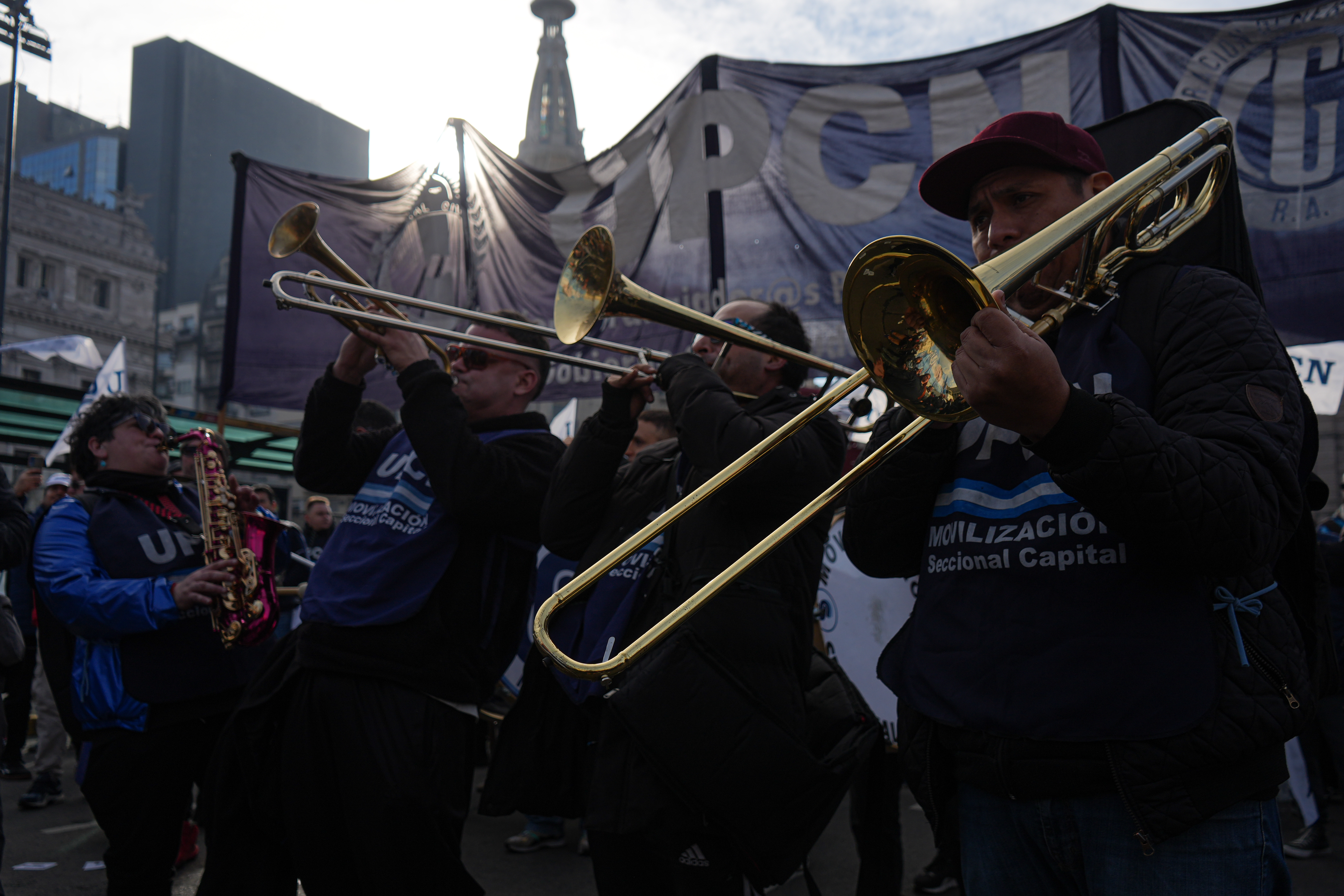Thousands of people gathered at Congressional Plaza during the traditional Wednesday mobilization to reject the government's measures Buenos Aires, Argentina – July 22, 2026: Argentine unions join retirees during their traditional Wednesday march at C...